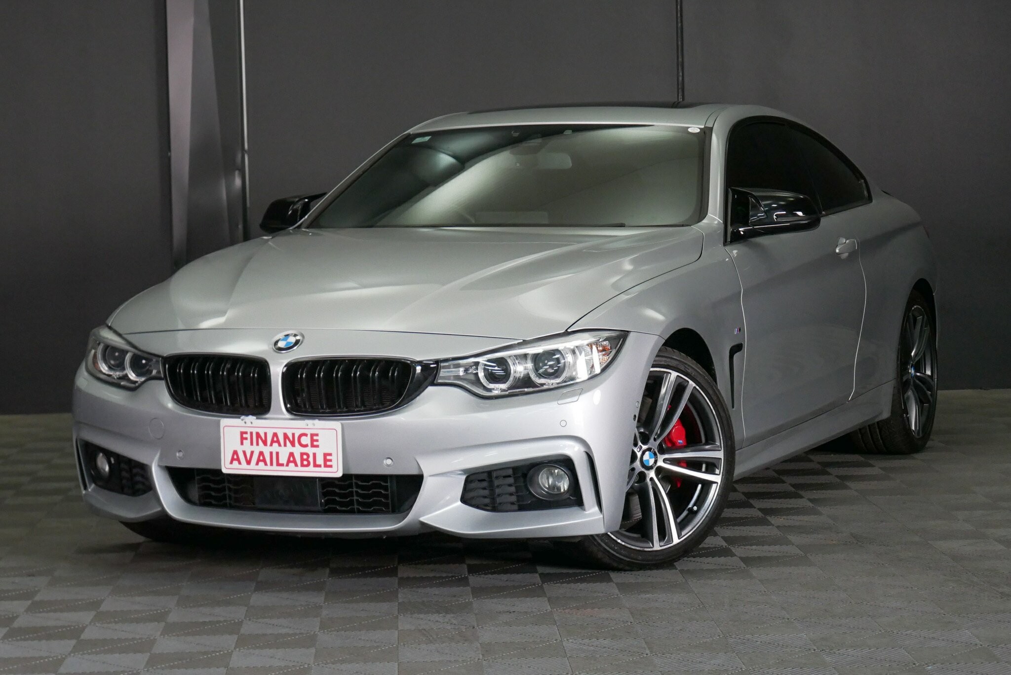 BMW 4 Series image 3