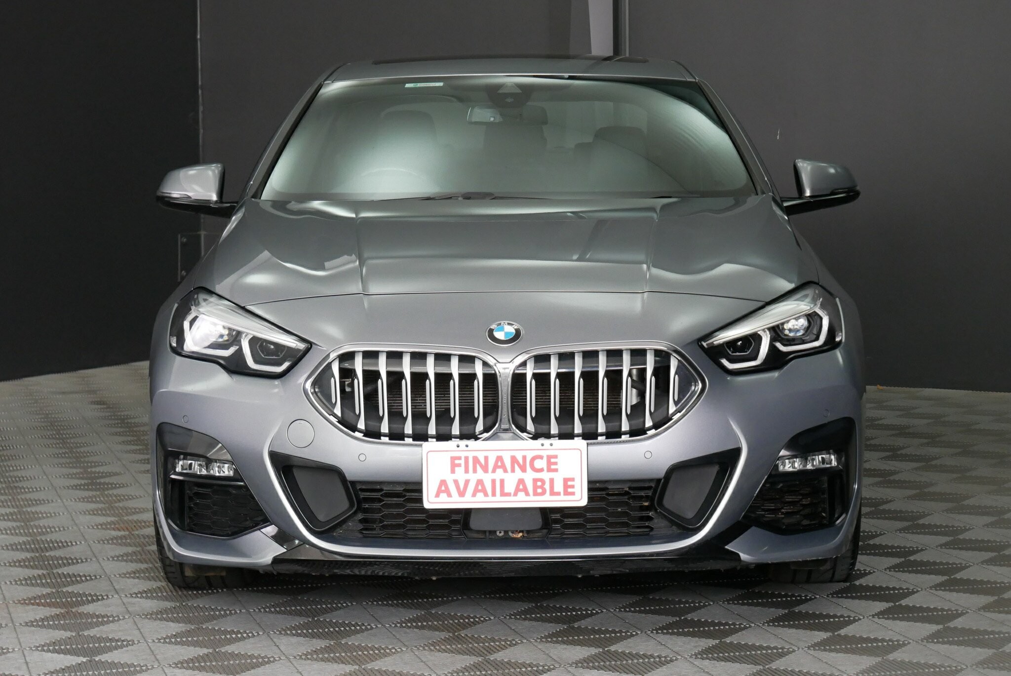 BMW 2 Series image 2