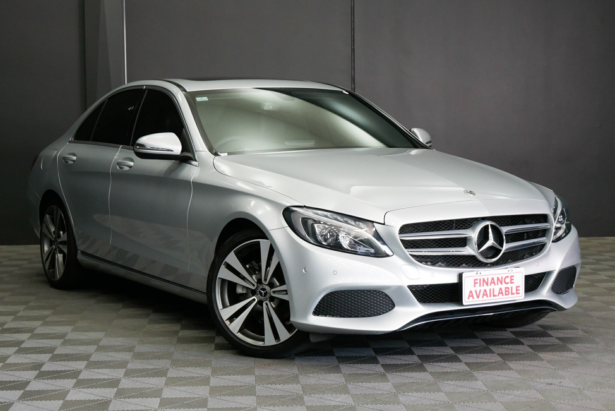 Mercedes Benz C-class image 1