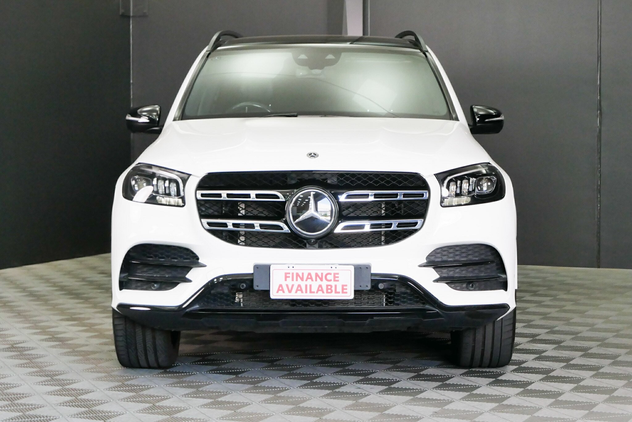 Mercedes Benz Gls-class image 2