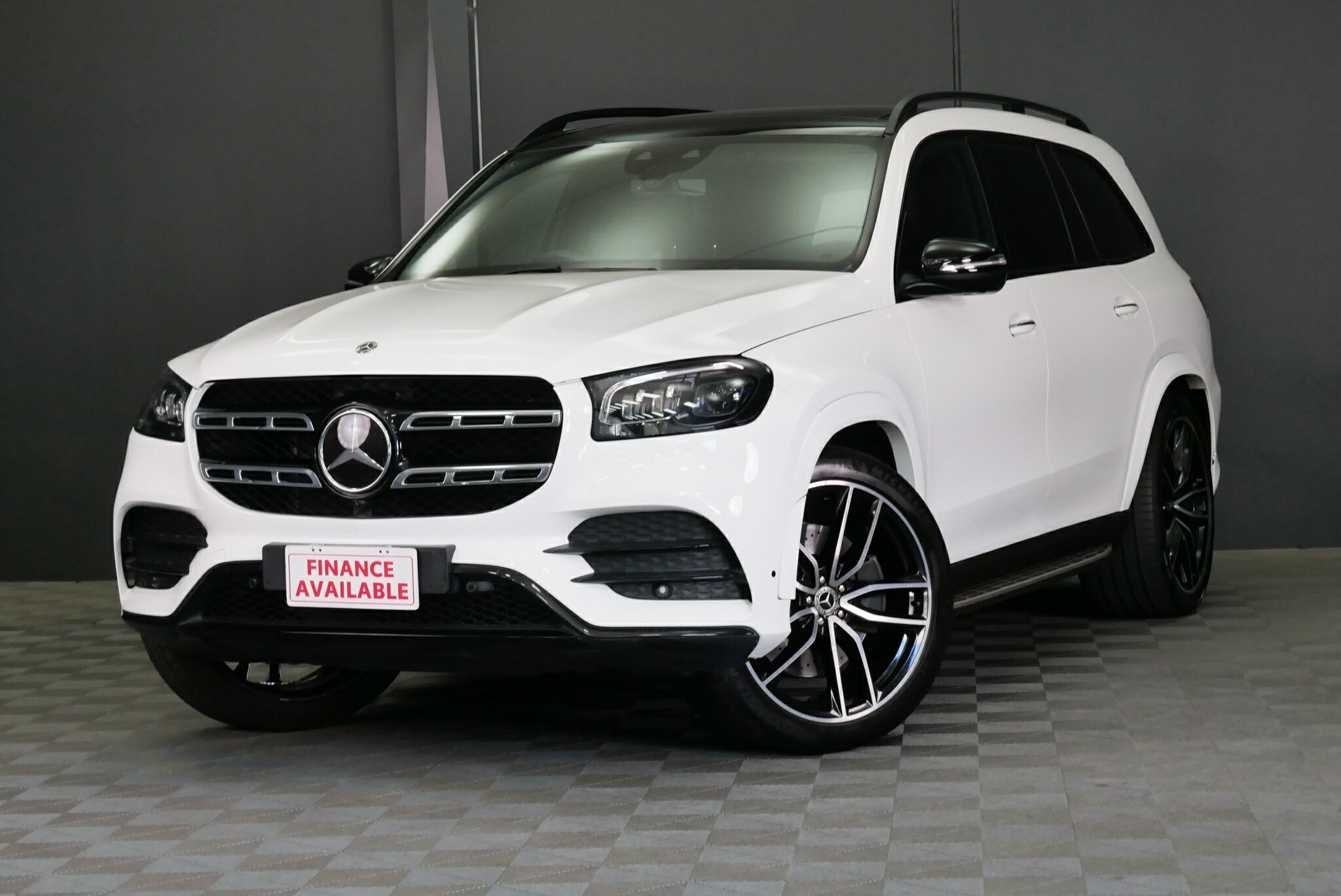 Mercedes Benz Gls-class image 3