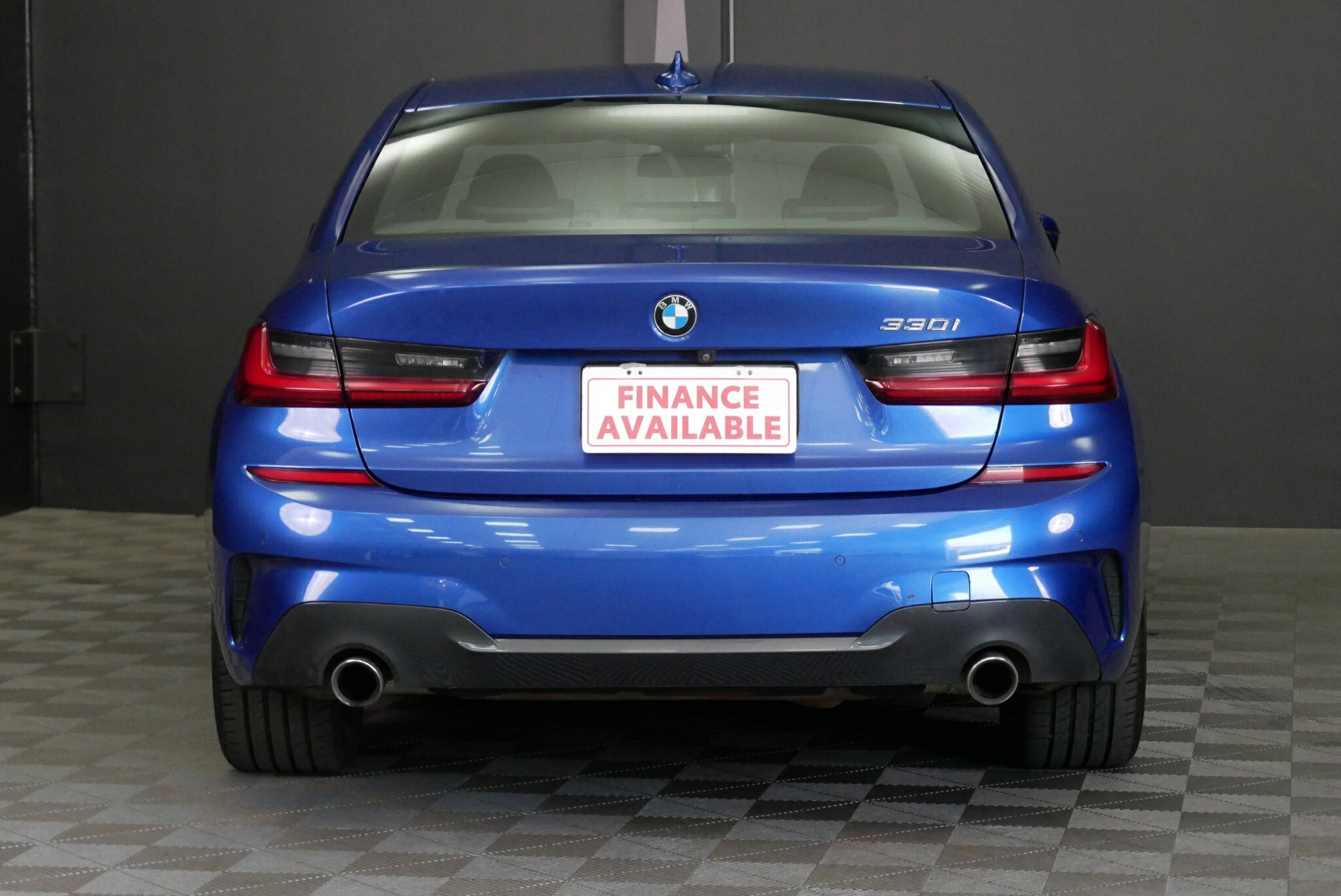 BMW 3 Series image 4