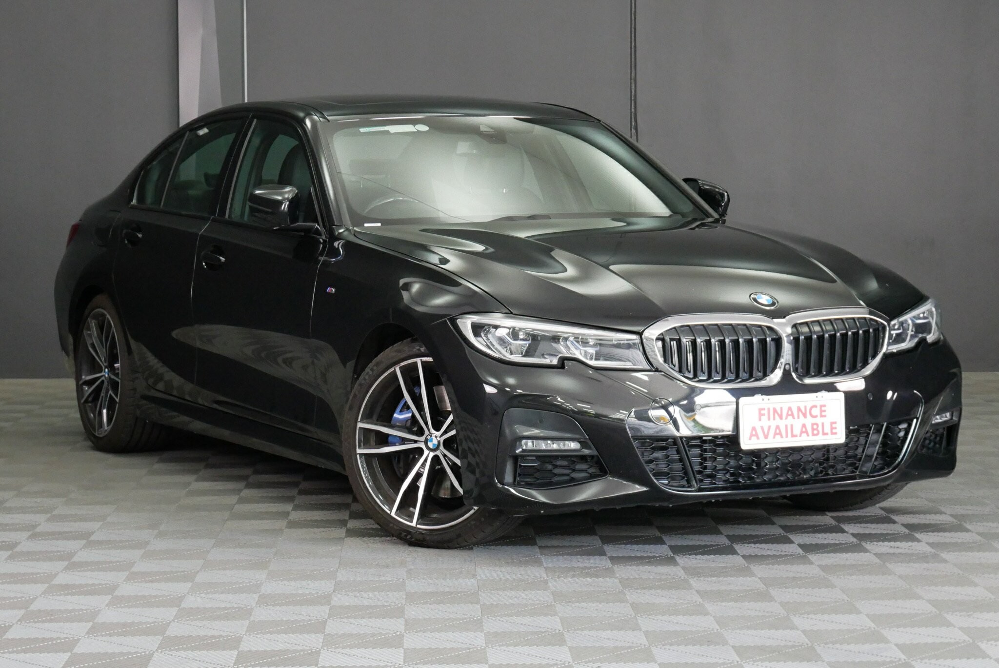 BMW 3 Series image 1