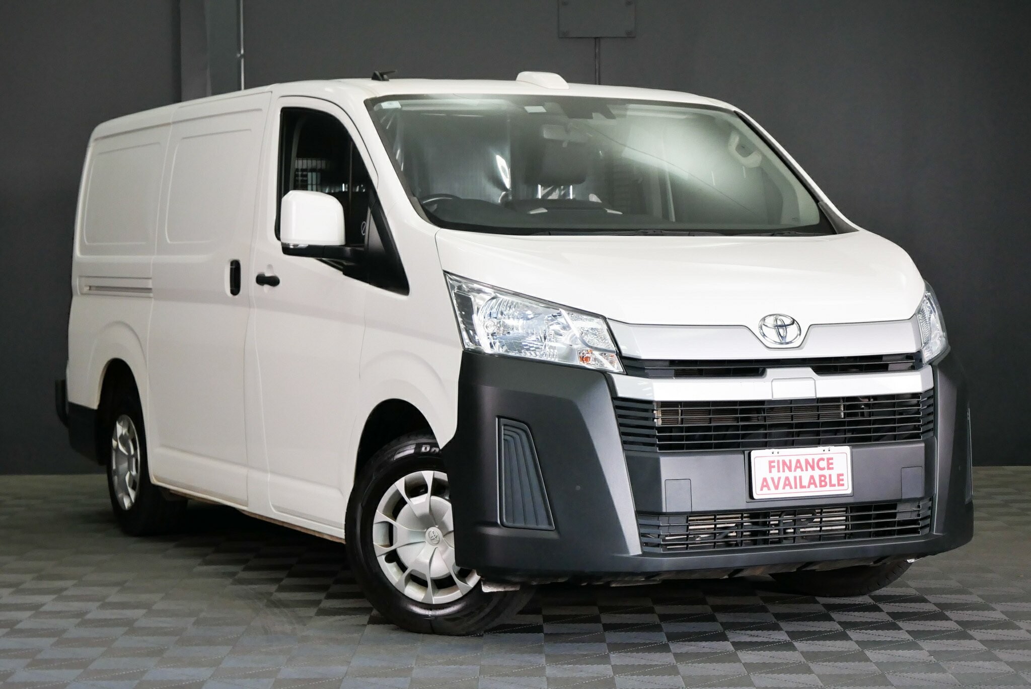 Toyota Hiace image 1