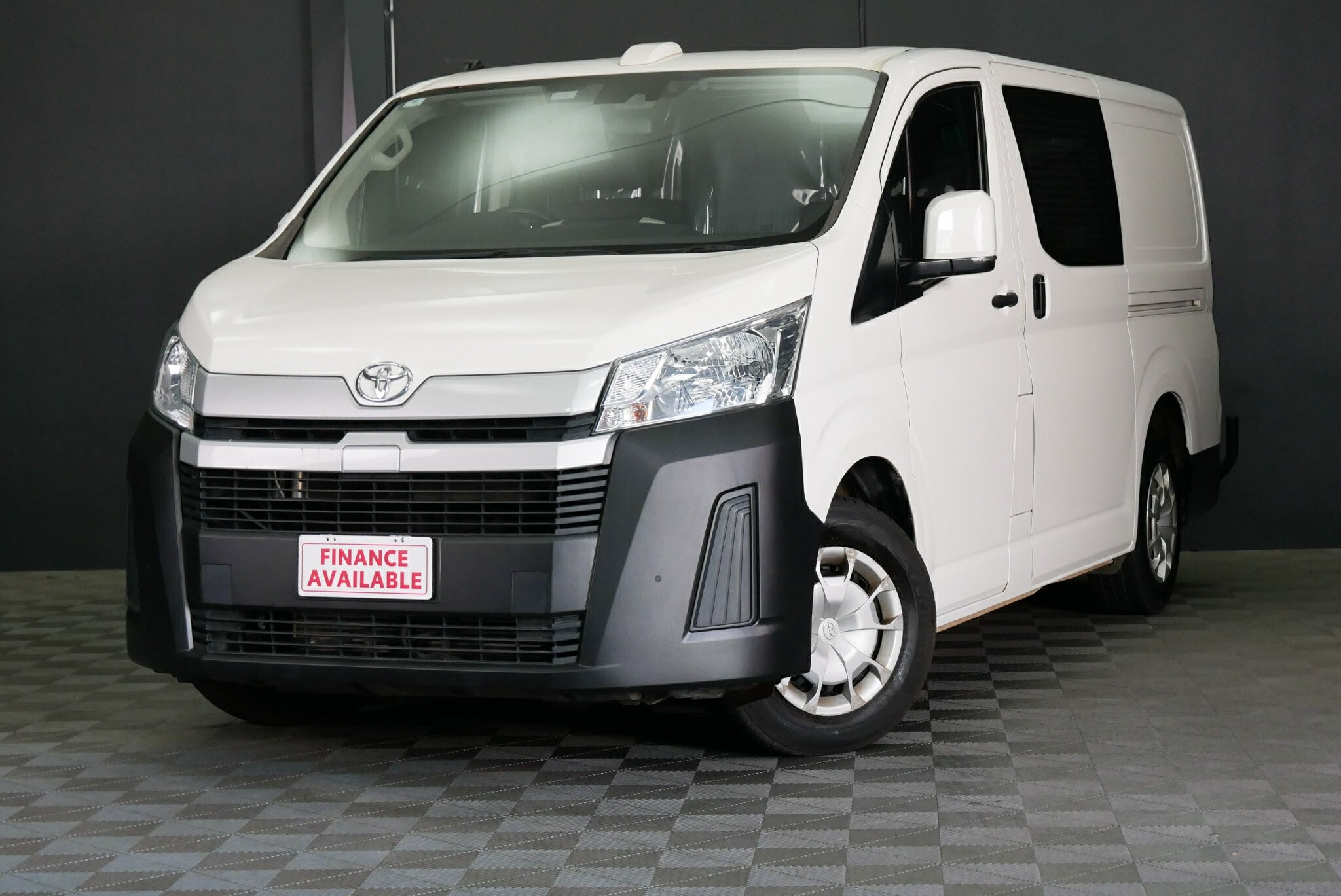 Toyota Hiace image 3