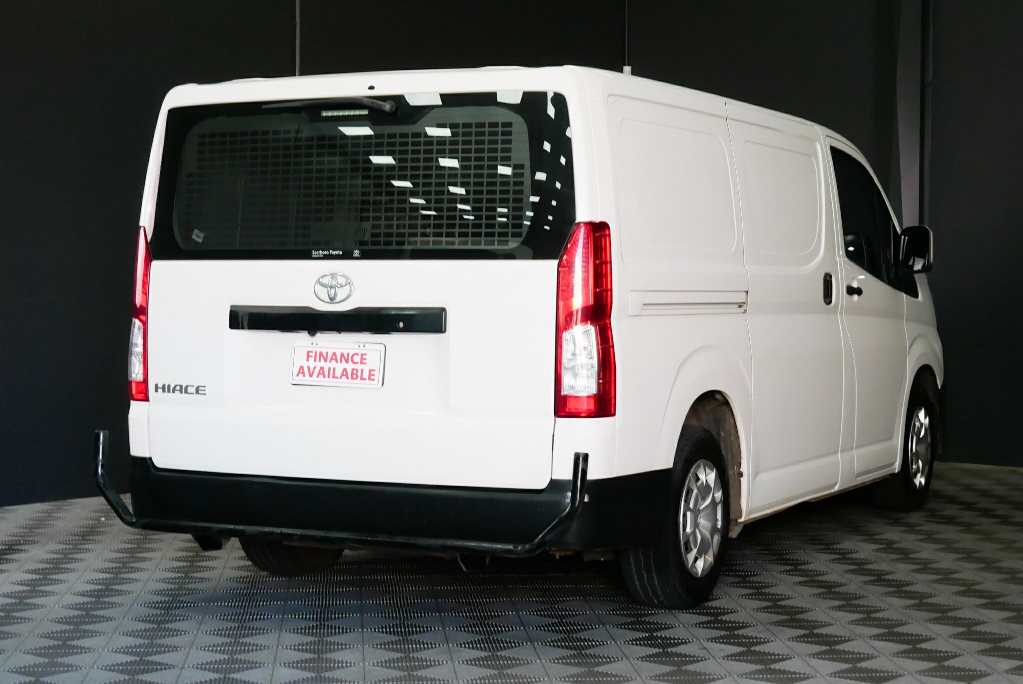 Toyota Hiace image 4