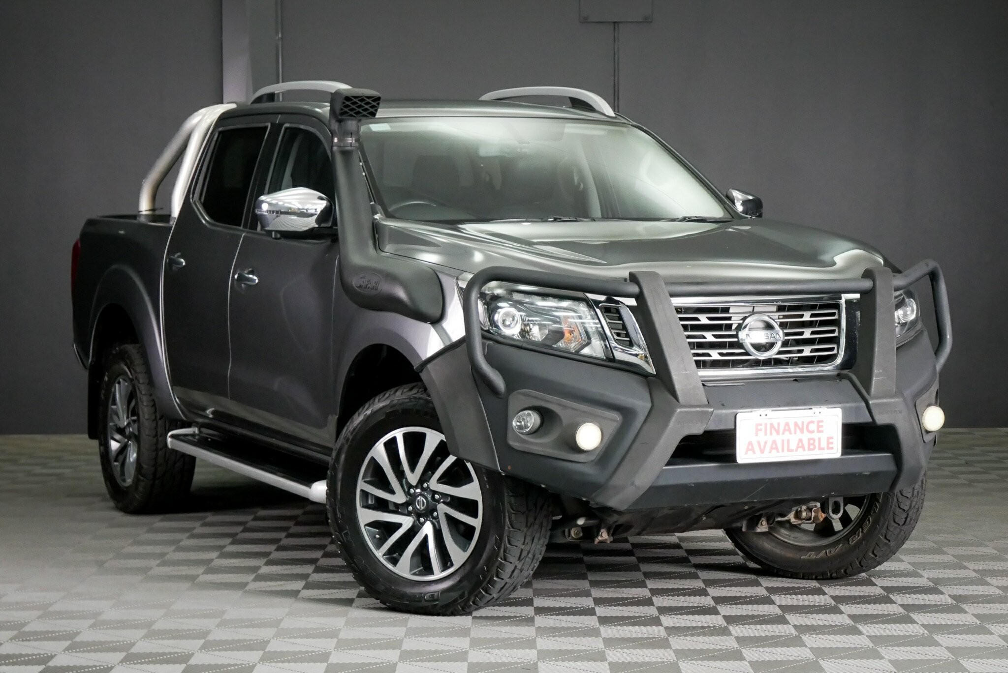 Nissan Navara image 1