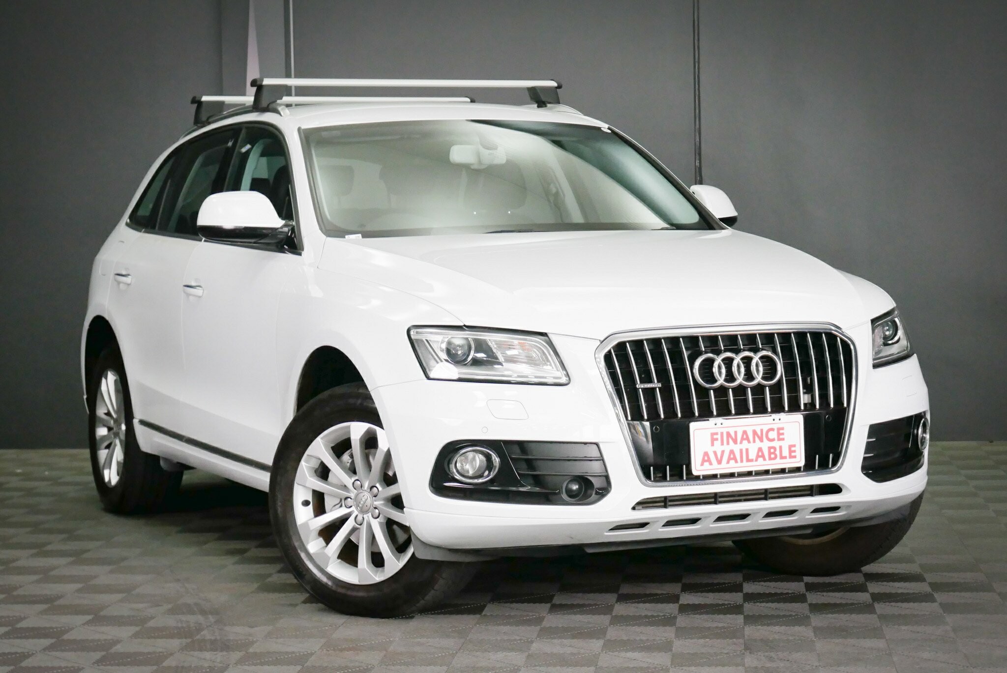 Audi Q5 image 1