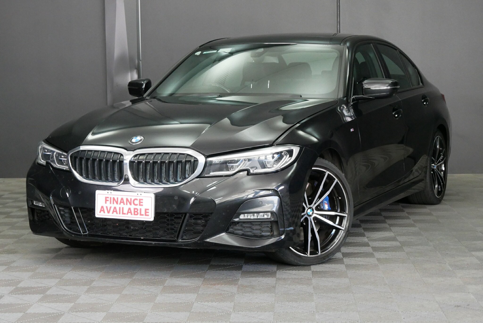 BMW 3 Series image 3