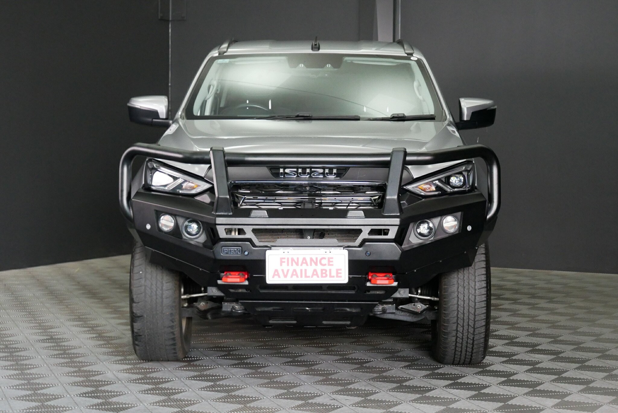 Isuzu Mu-x image 2