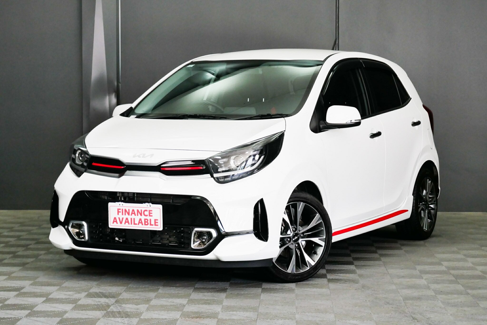 Kia Picanto image 2