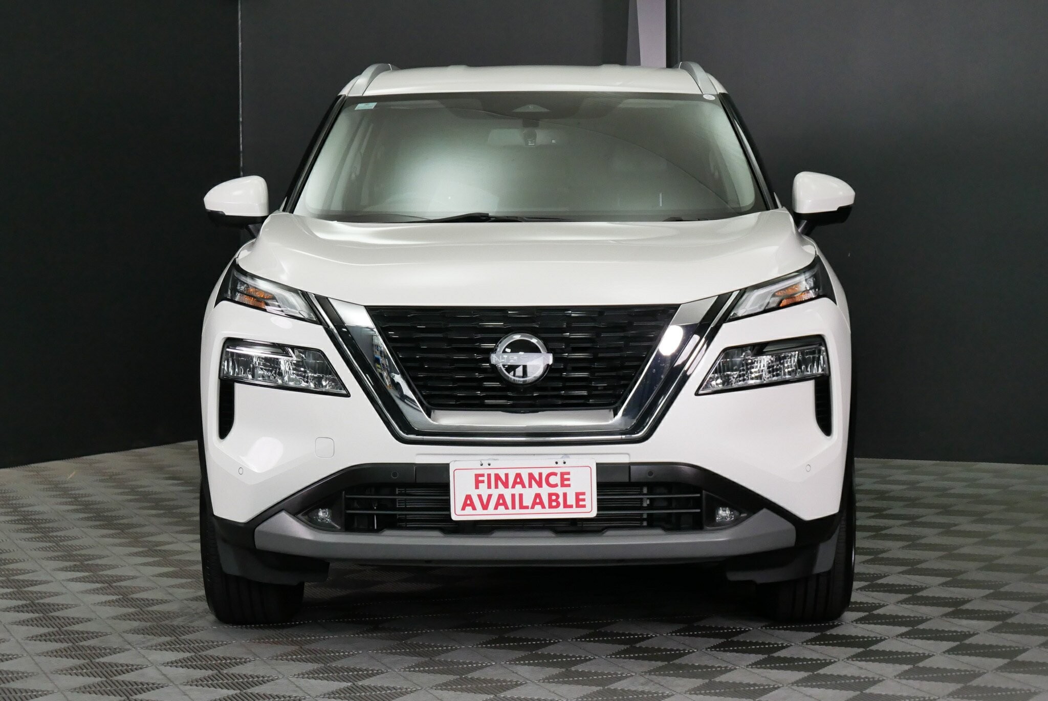 Nissan X-trail image 2