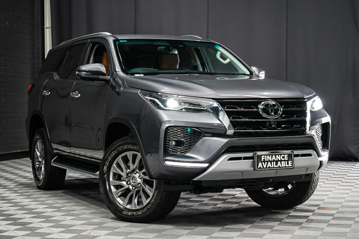 Toyota Fortuner image 1