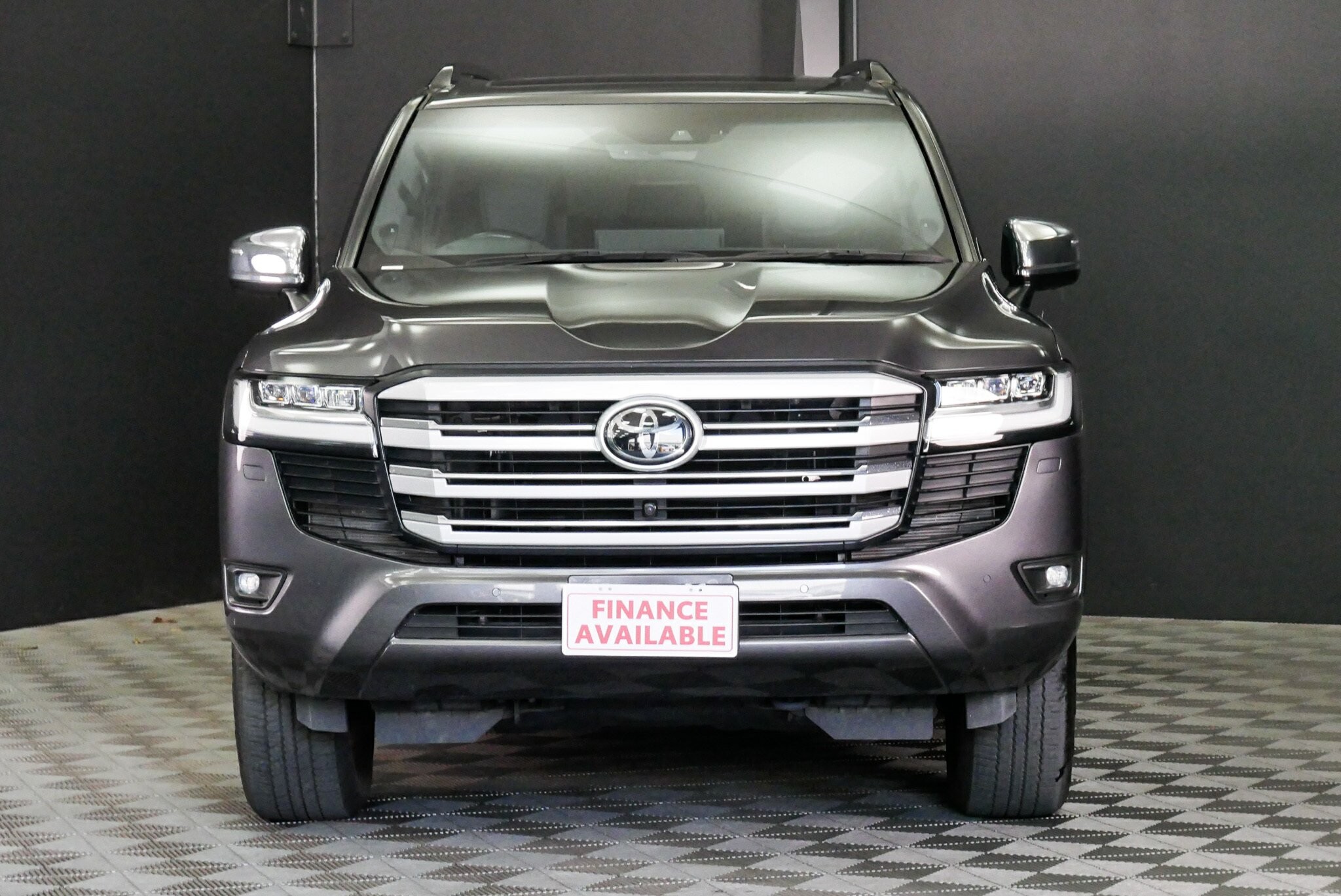 Toyota Landcruiser image 2