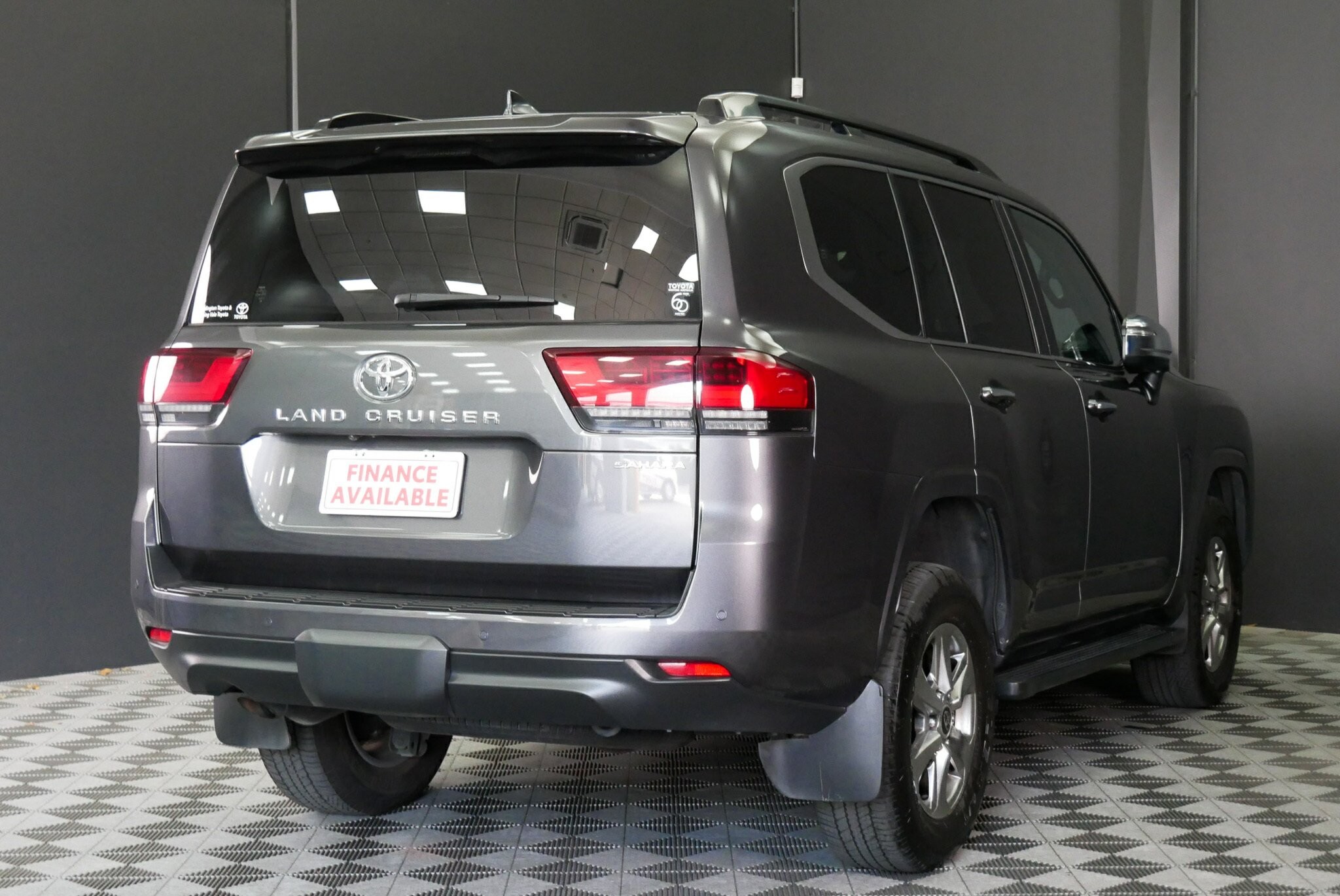 Toyota Landcruiser image 4