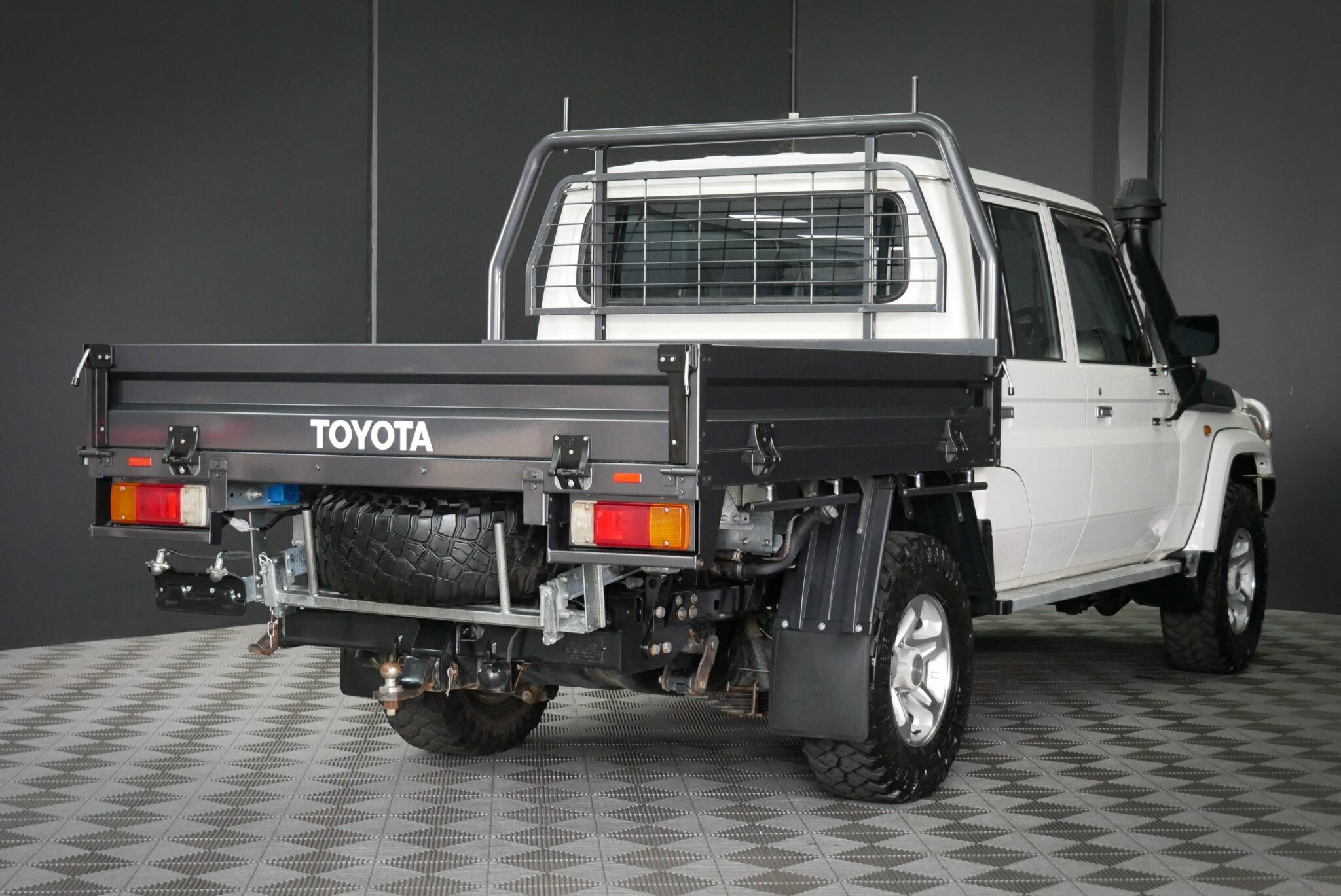 Toyota Landcruiser image 4