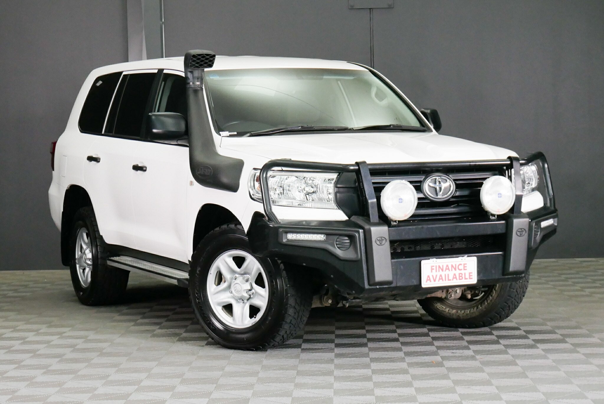 Toyota Landcruiser image 1