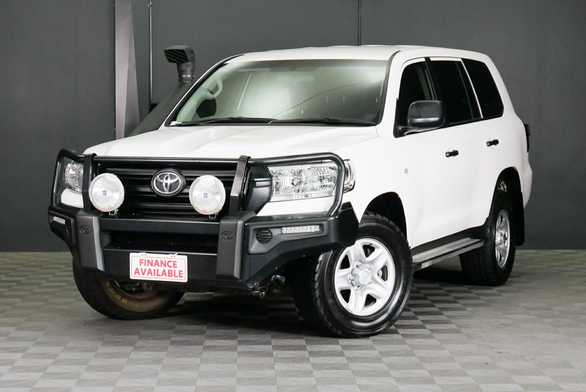 Toyota Landcruiser image 3