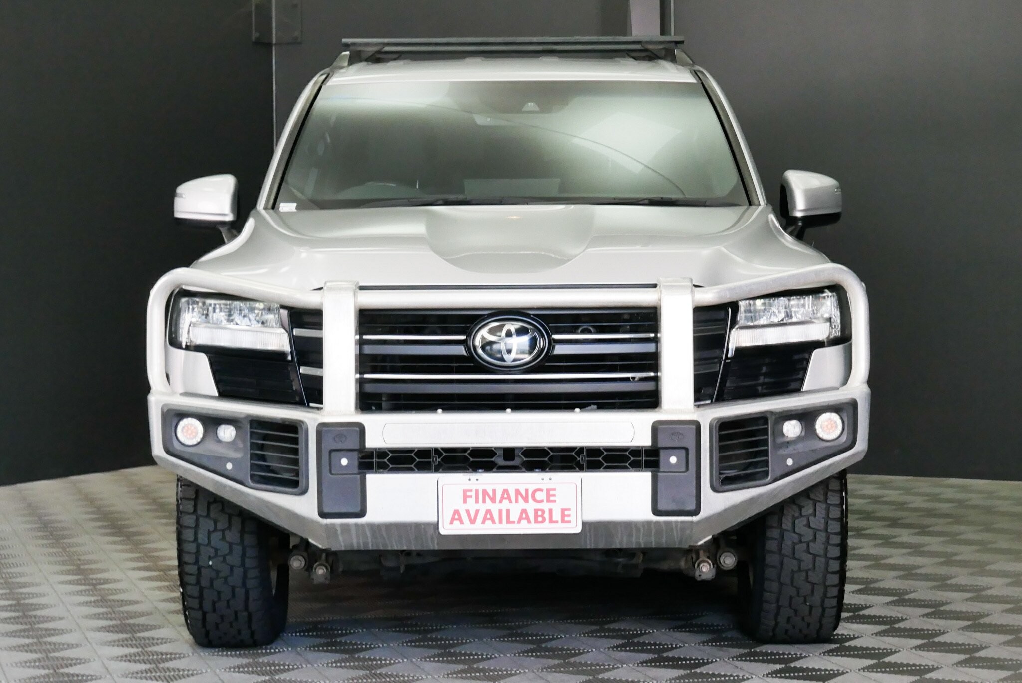 Toyota Landcruiser image 2