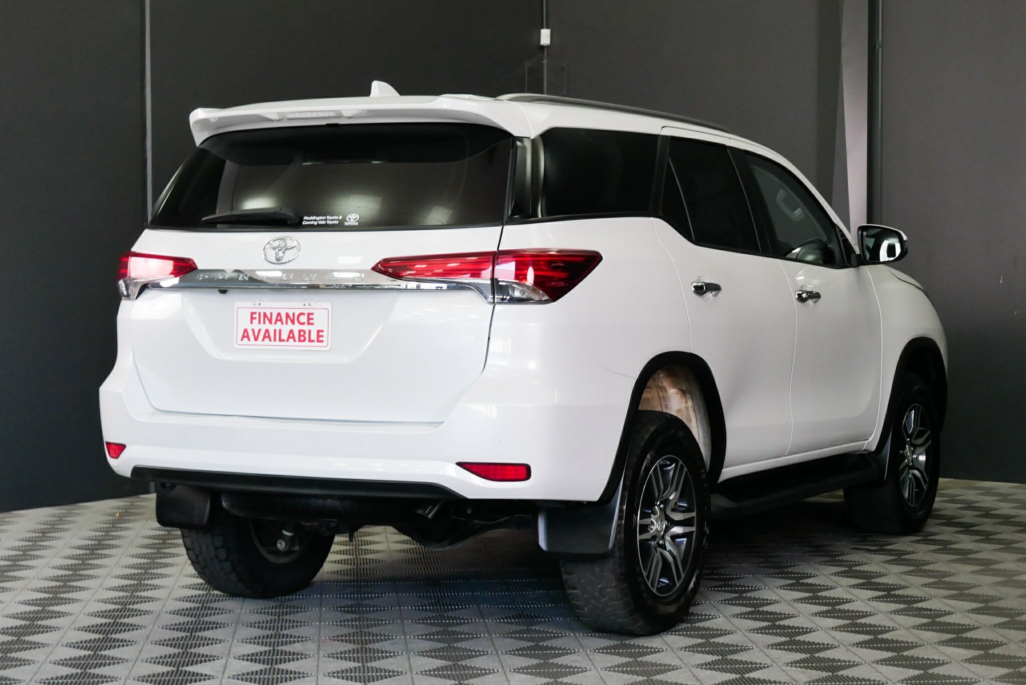 Toyota Fortuner image 4
