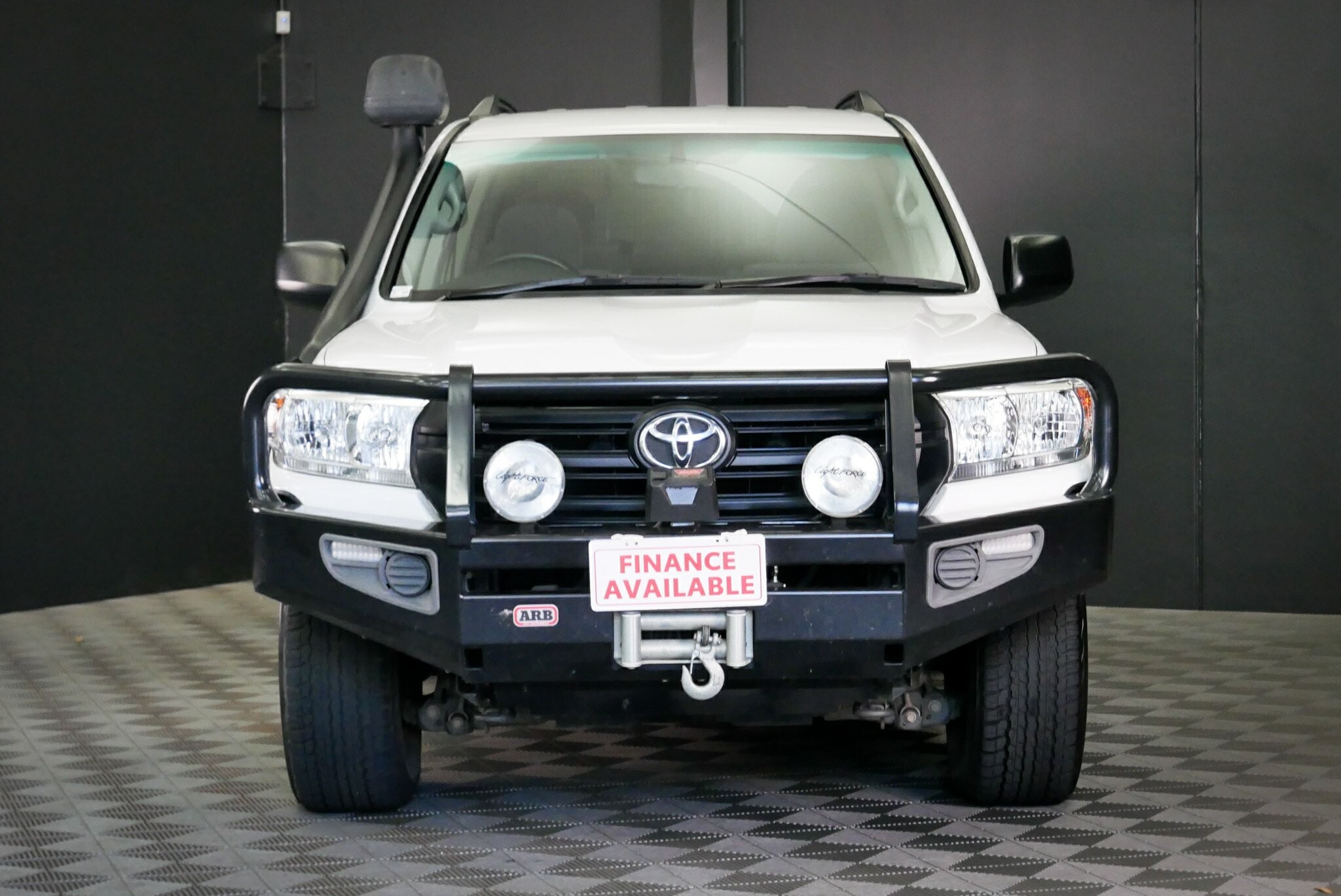 Toyota Landcruiser image 2