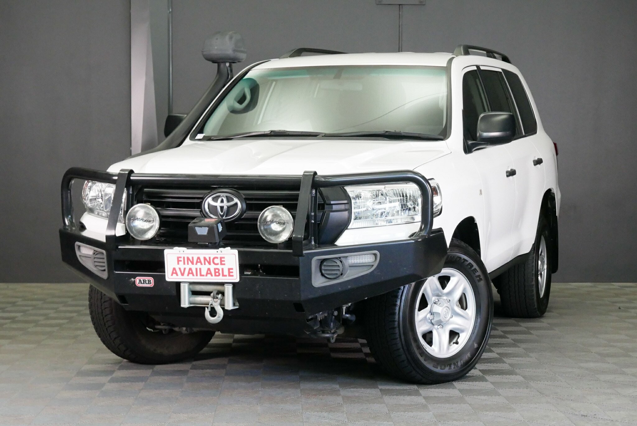 Toyota Landcruiser image 3