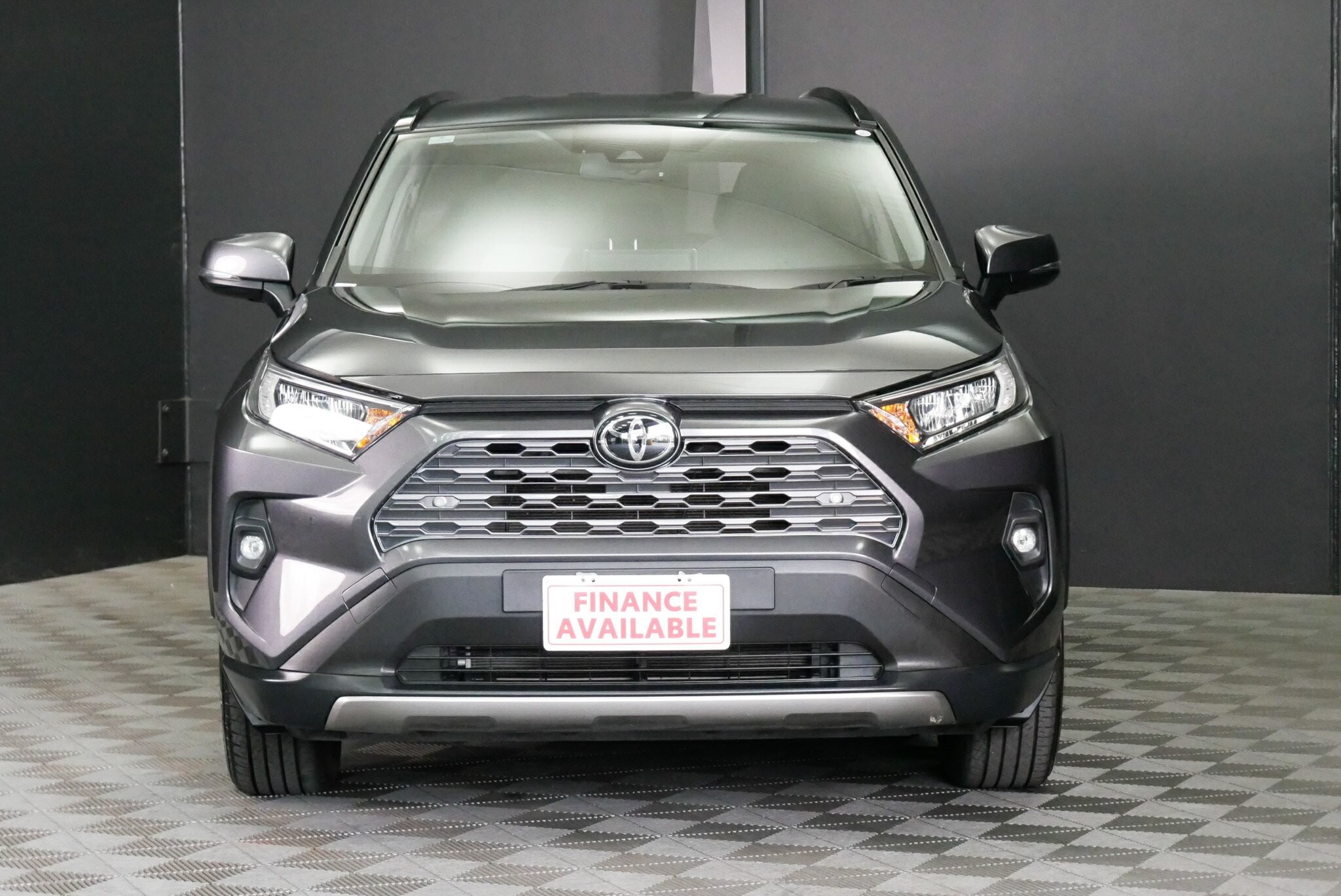 Toyota Rav4 image 2