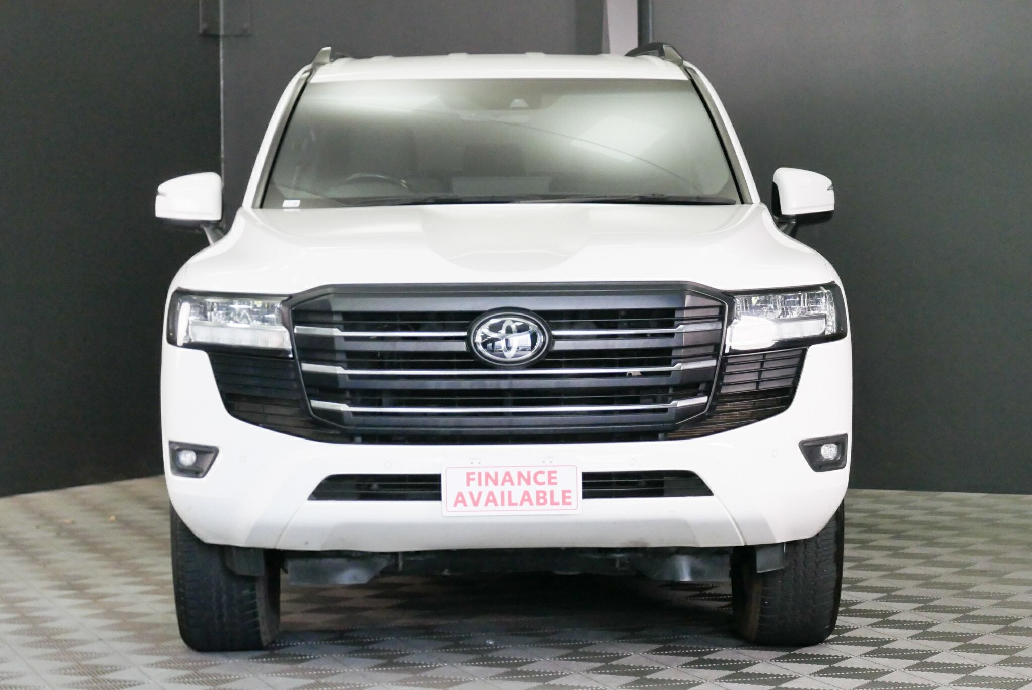 Toyota Landcruiser image 2
