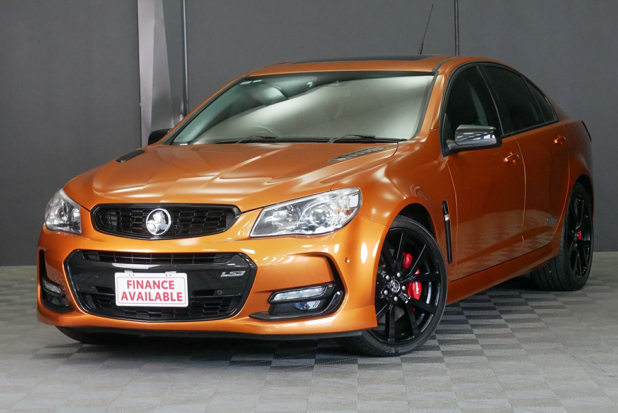 Holden Commodore image 3