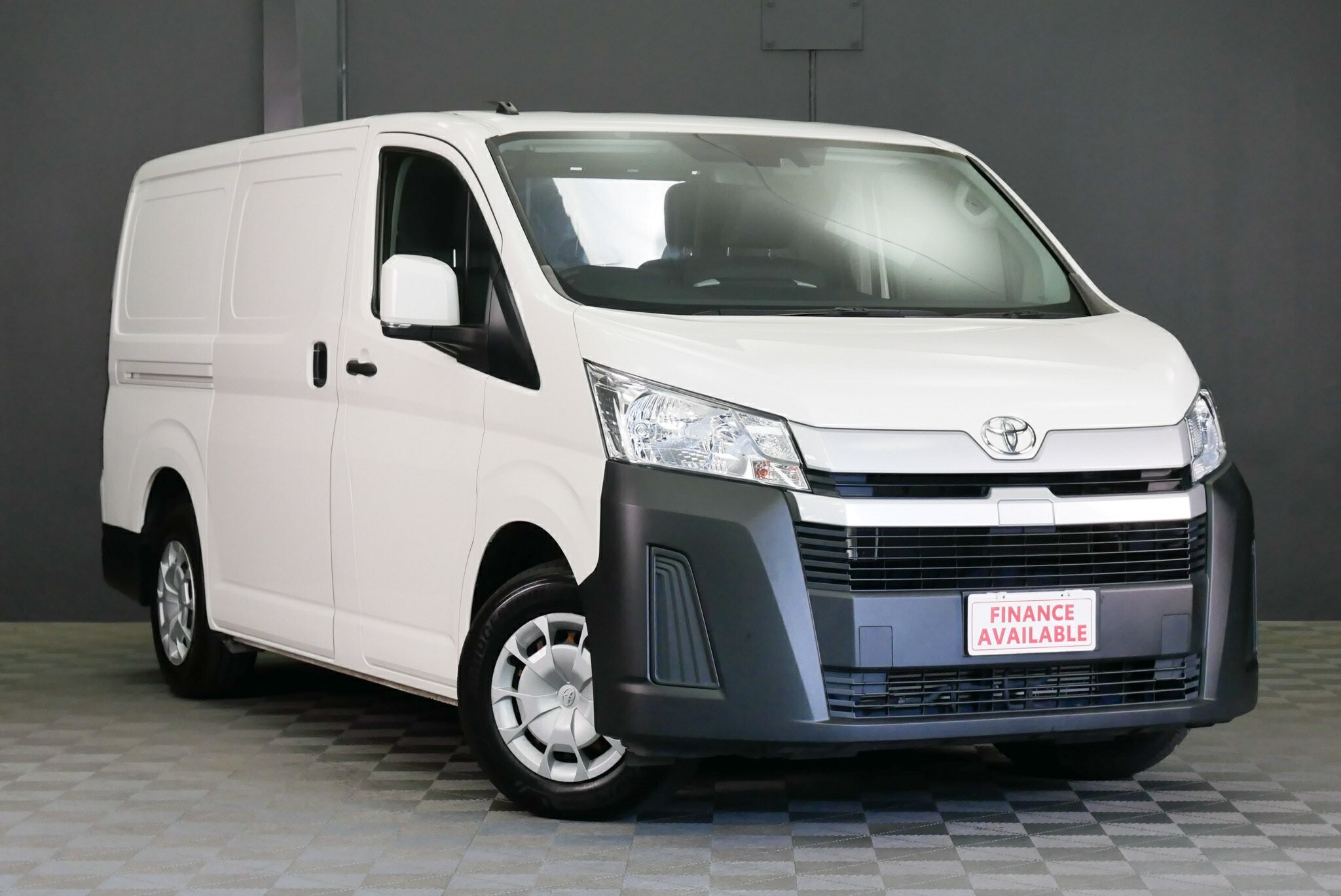 Toyota Hiace image 1