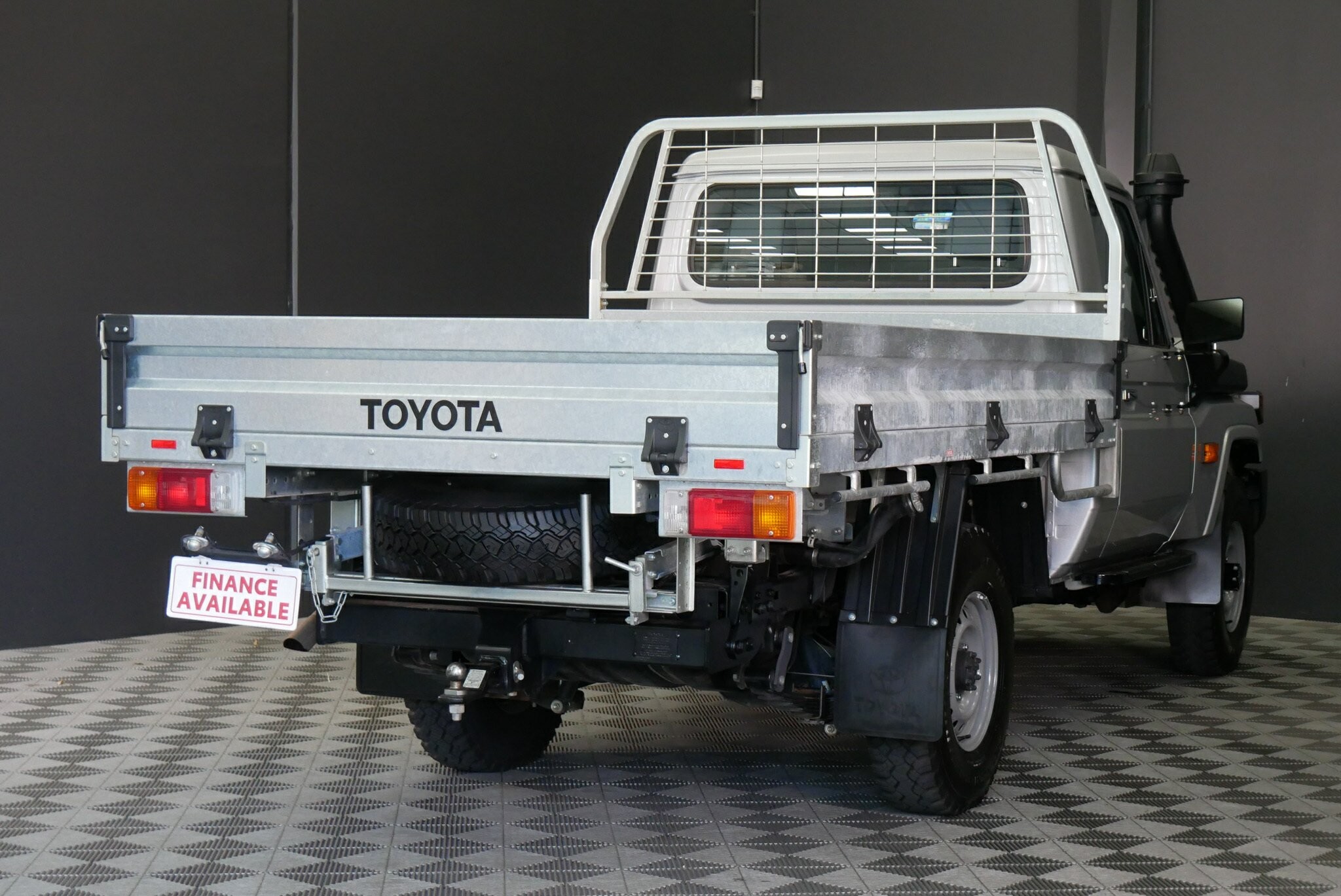 Toyota Landcruiser image 4