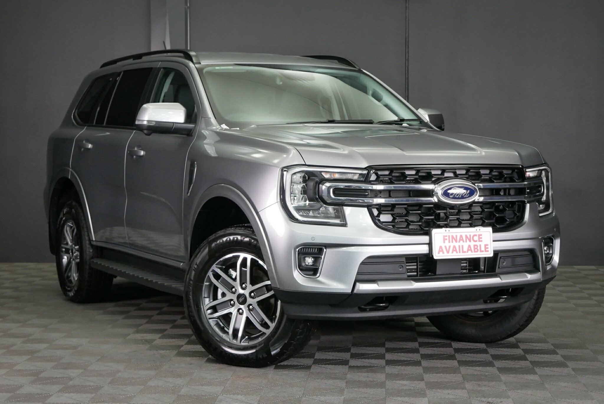 Ford Everest image 1