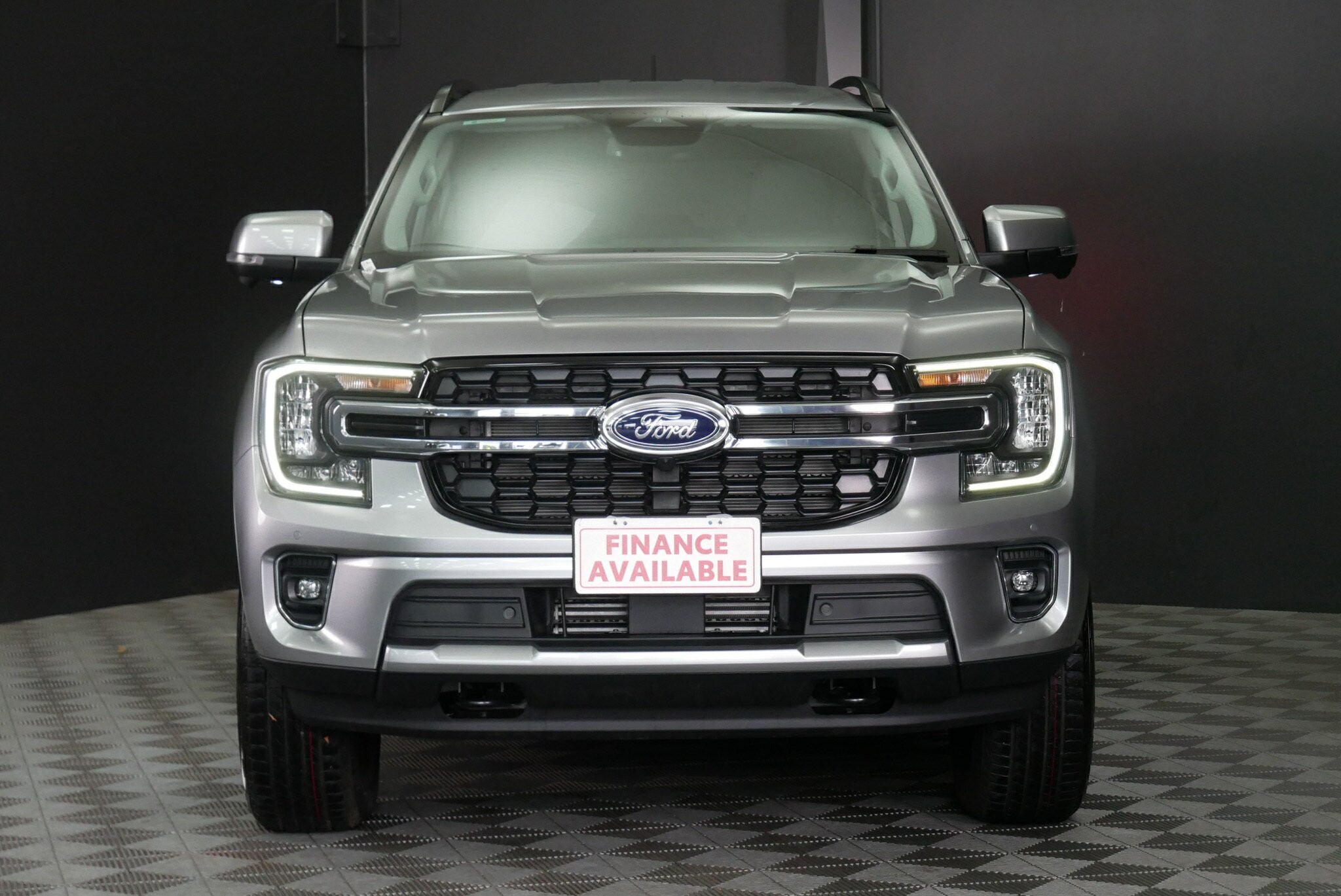 Ford Everest image 2
