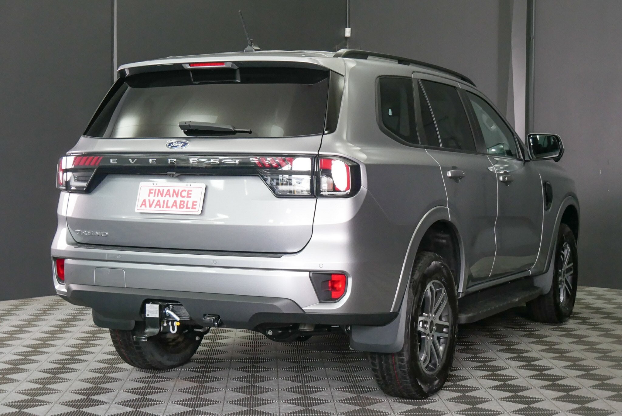 Ford Everest image 4