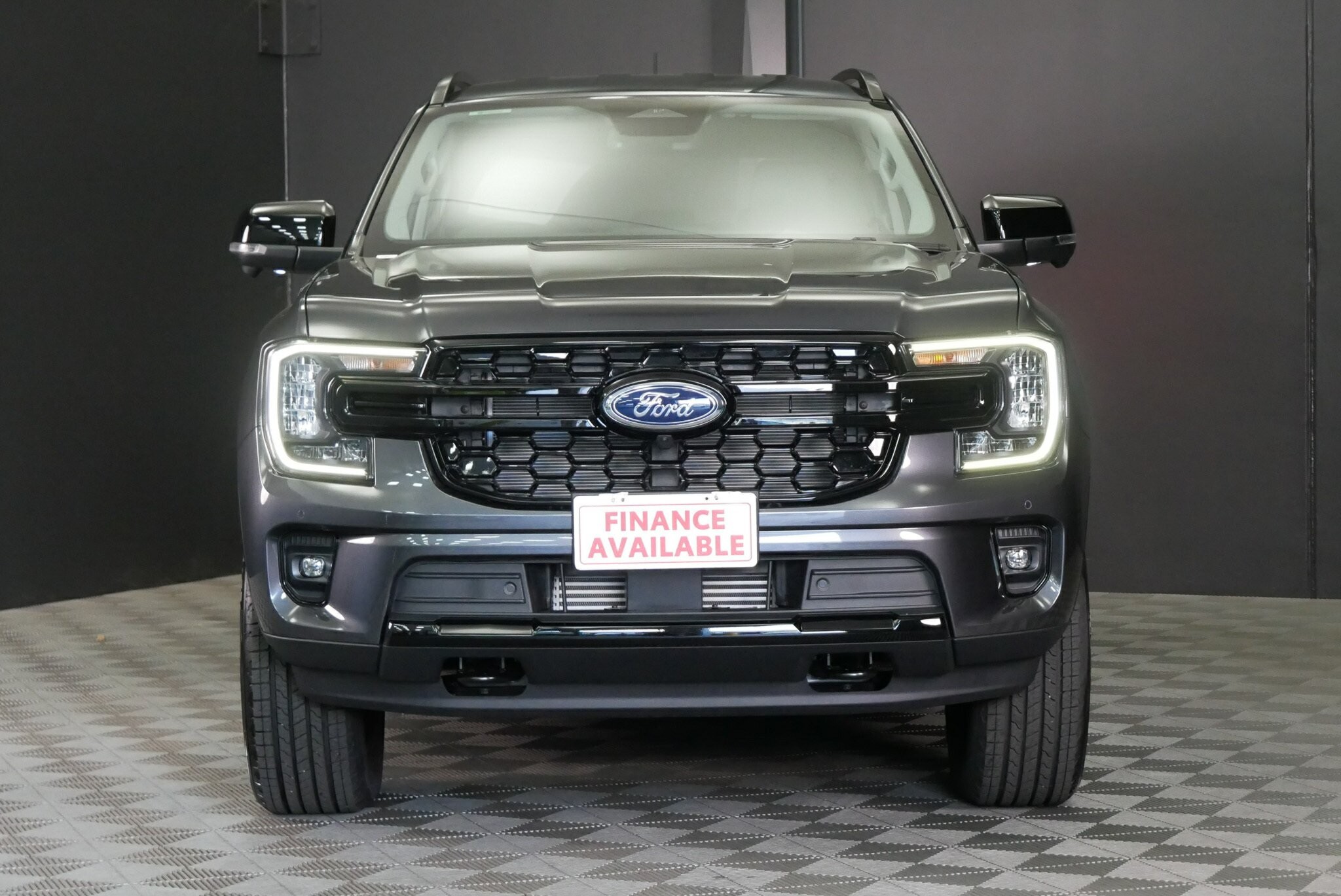 Ford Everest image 2