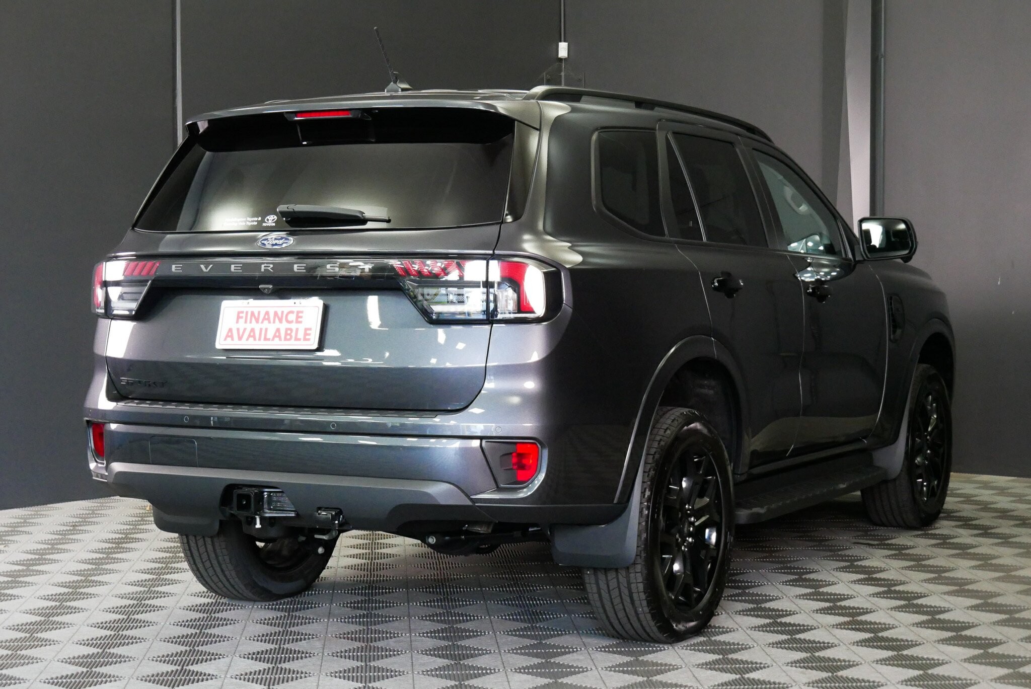 Ford Everest image 4