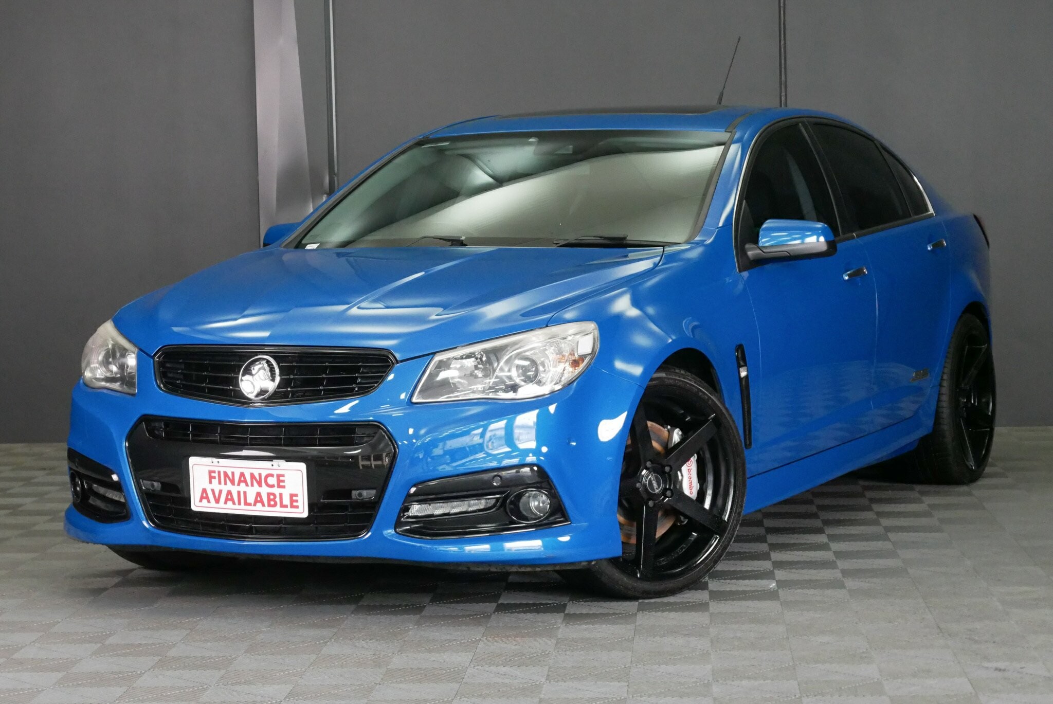 Holden Commodore image 3