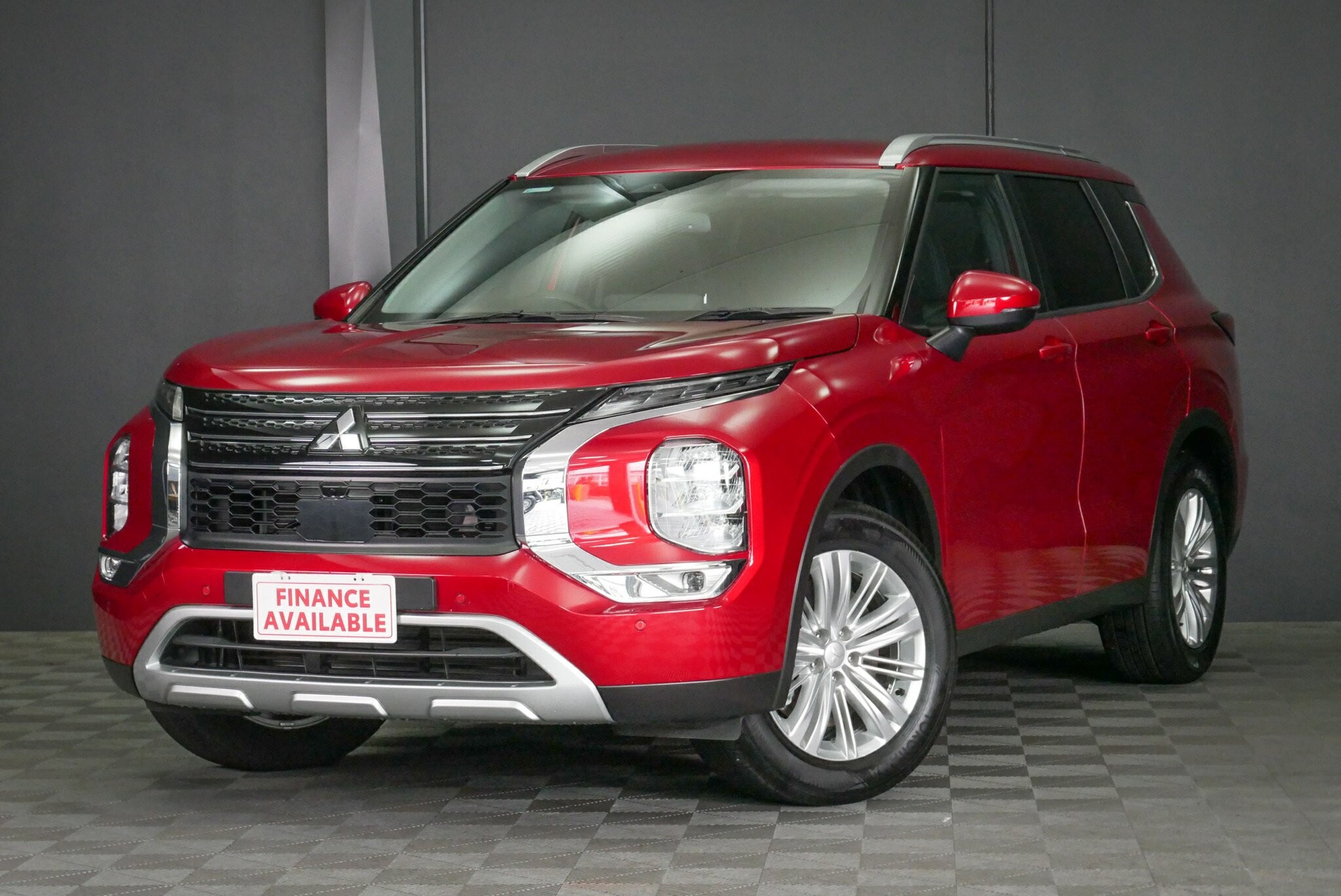 Mitsubishi Outlander image 3