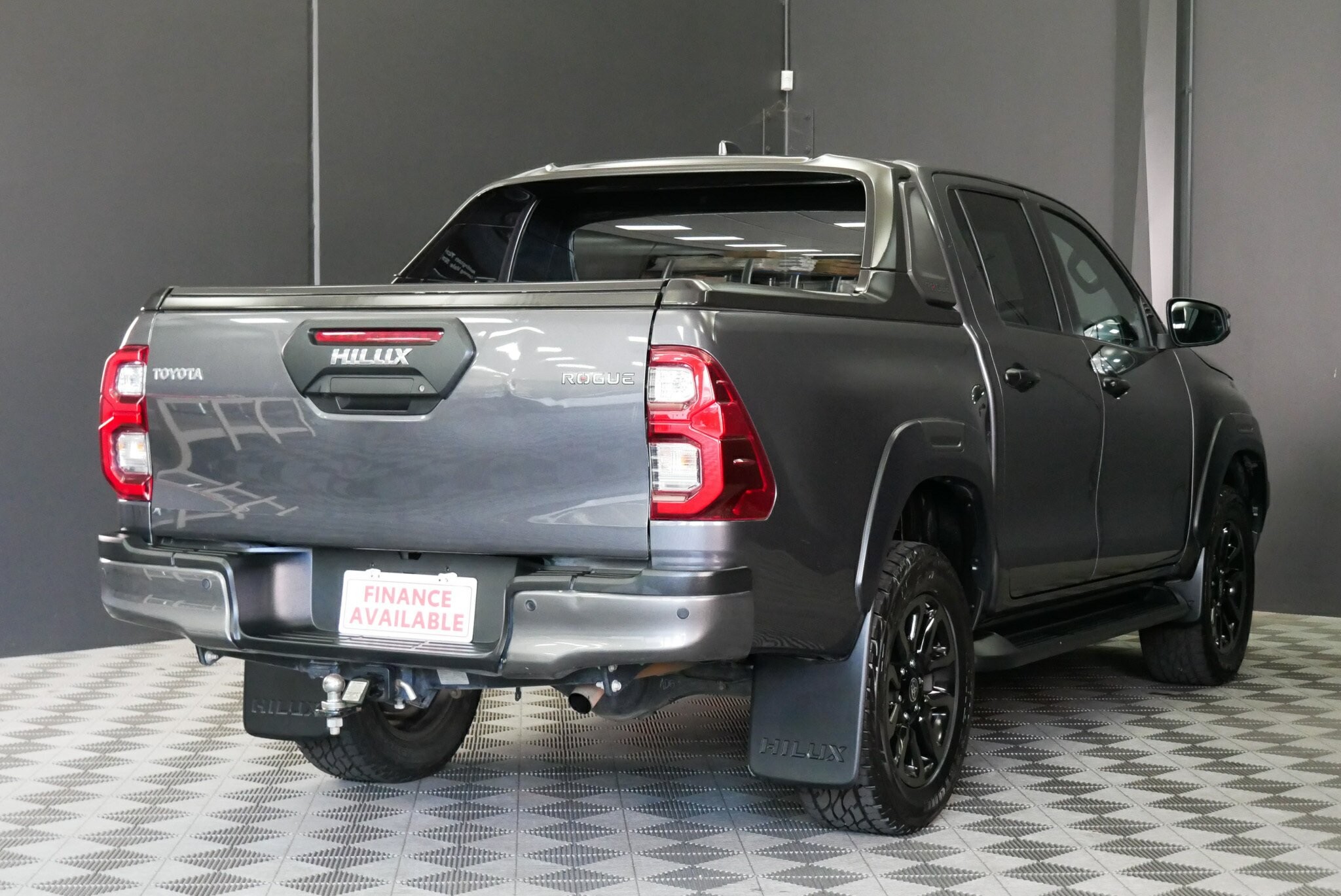 Toyota Hilux image 4