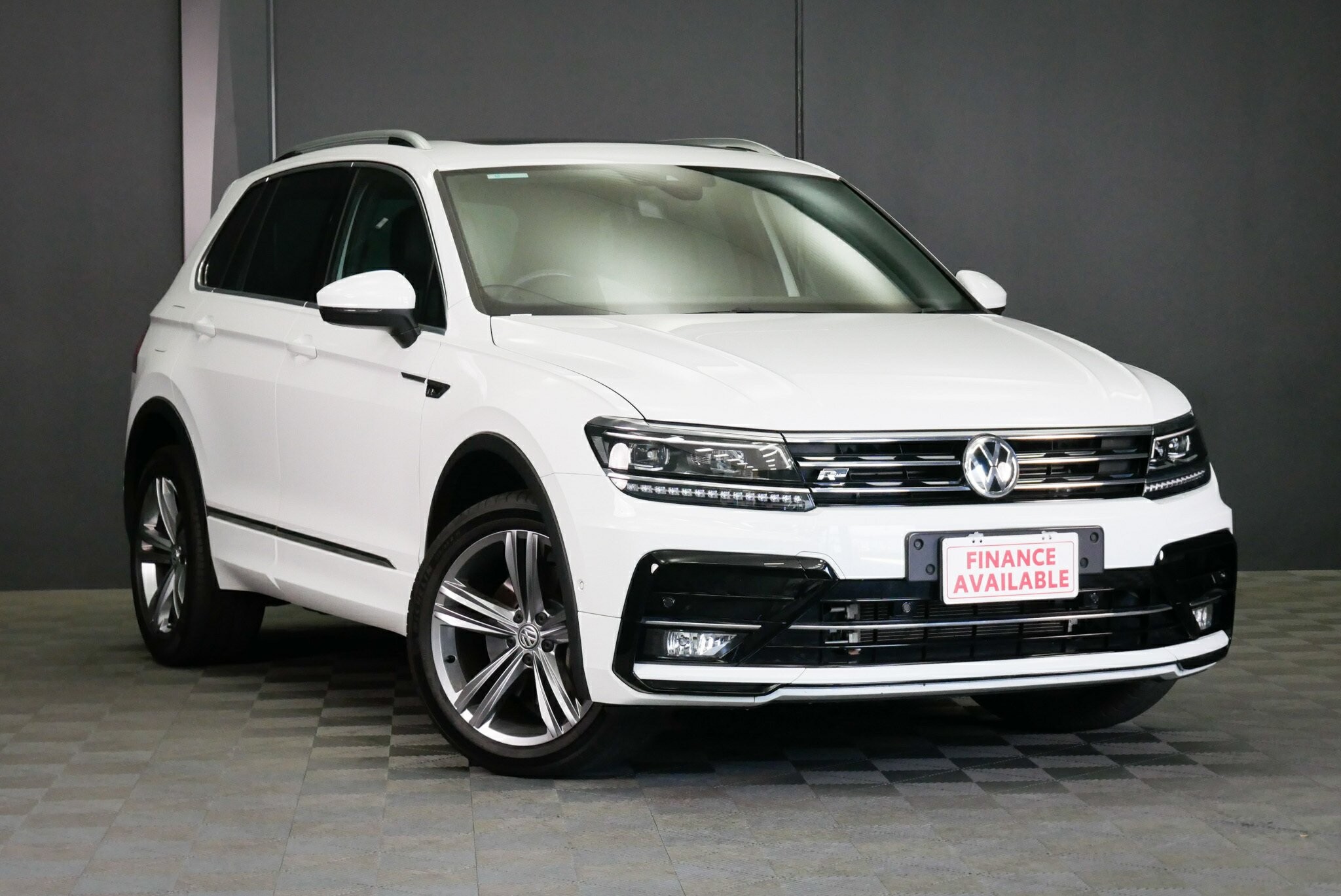 Volkswagen Tiguan image 1