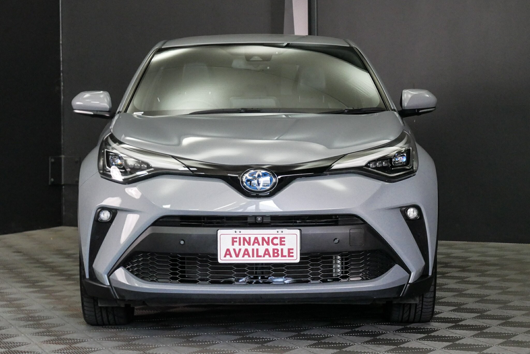 Toyota C-hr image 2