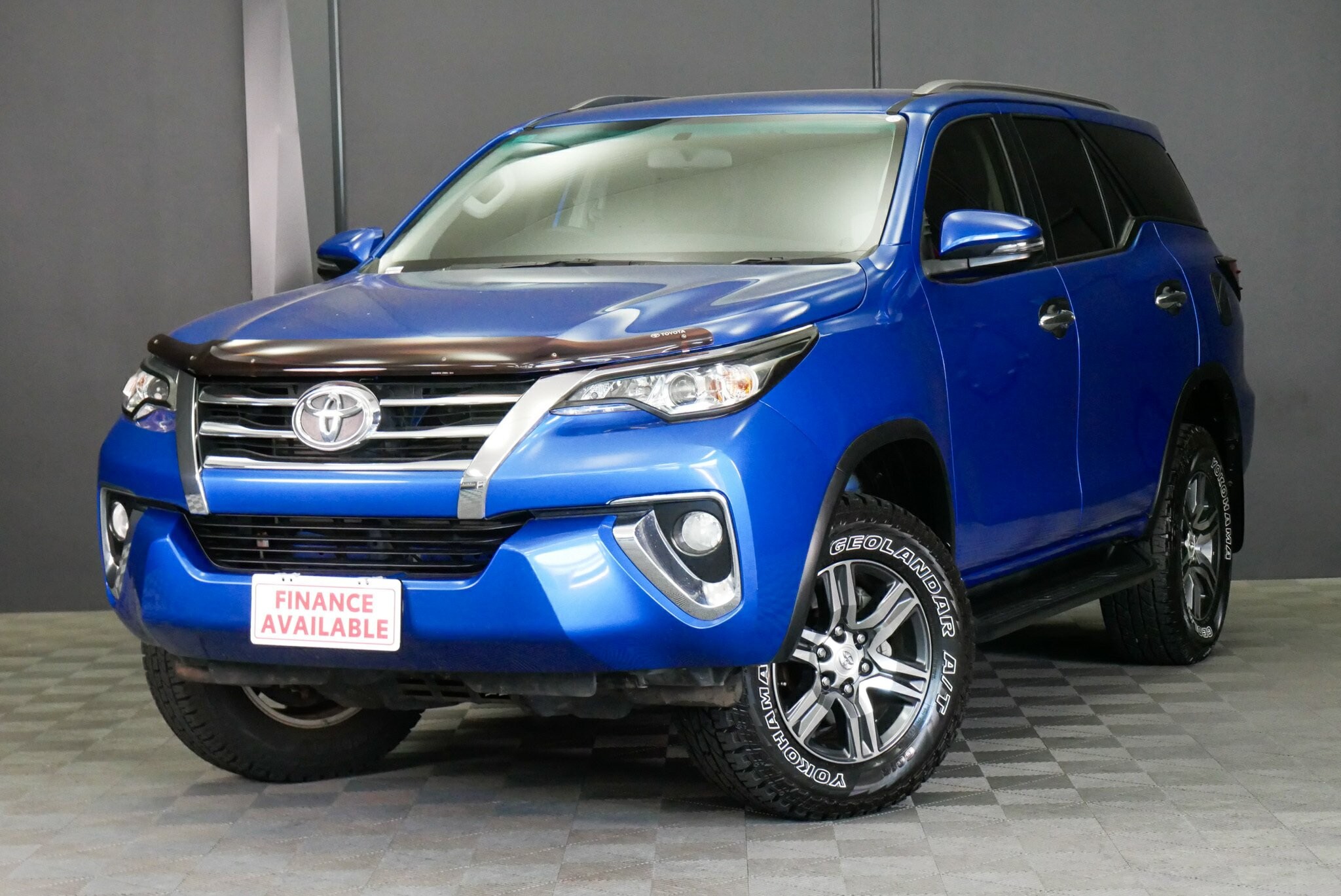Toyota Fortuner image 3