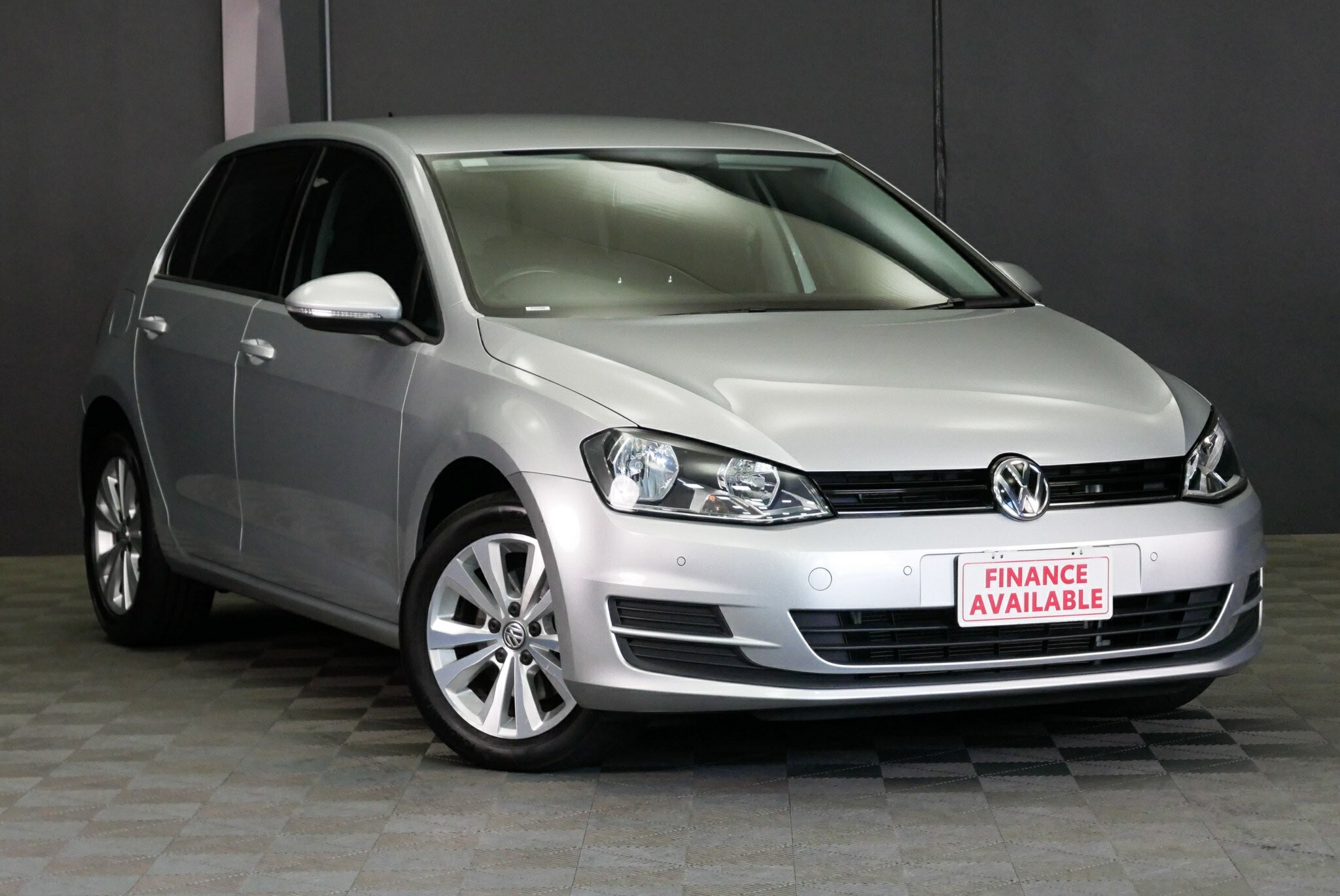 Volkswagen Golf image 1