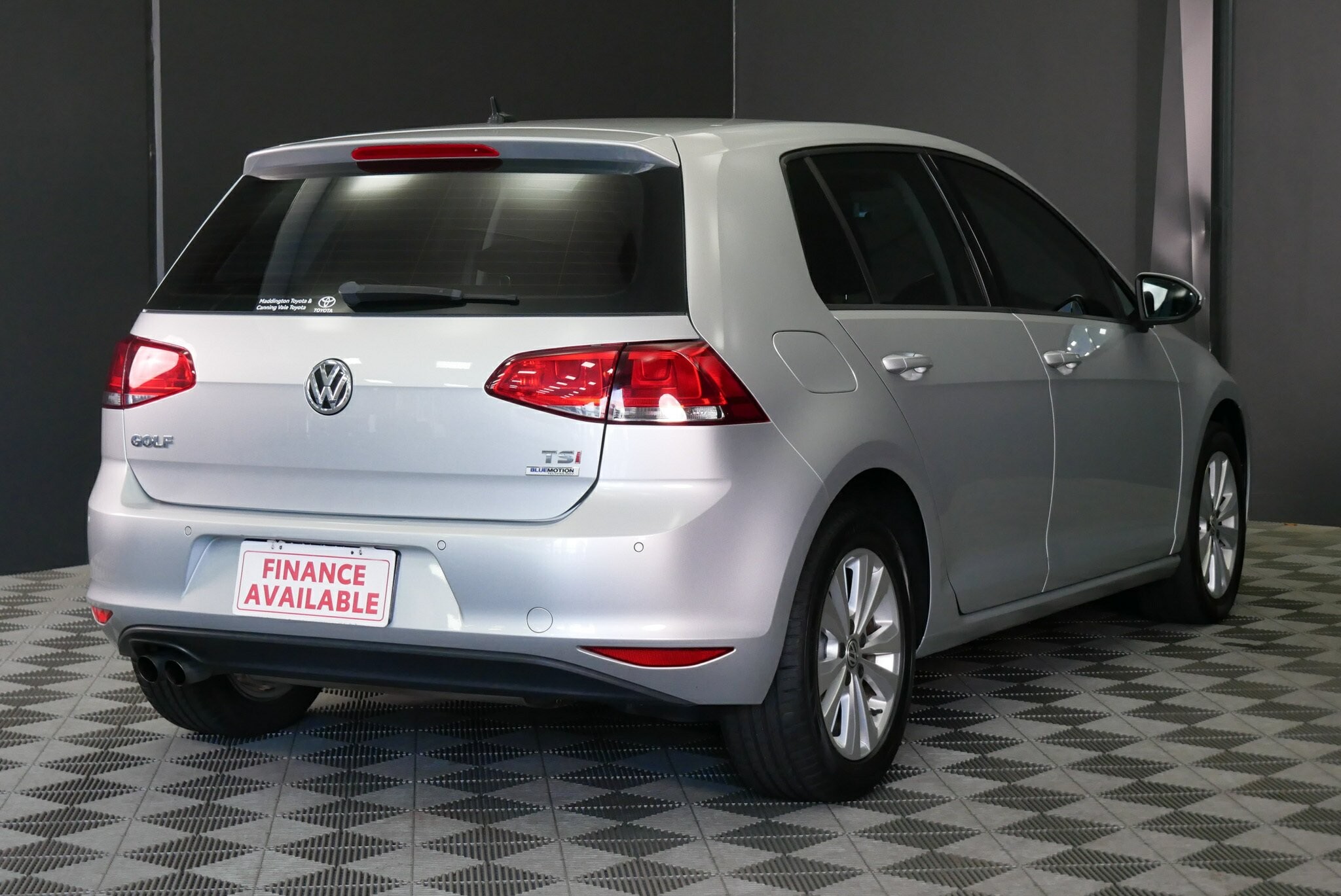 Volkswagen Golf image 4