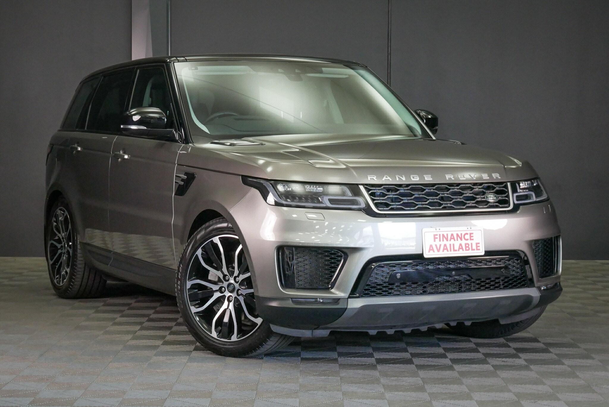 Land Rover Range Rover Sport image 1