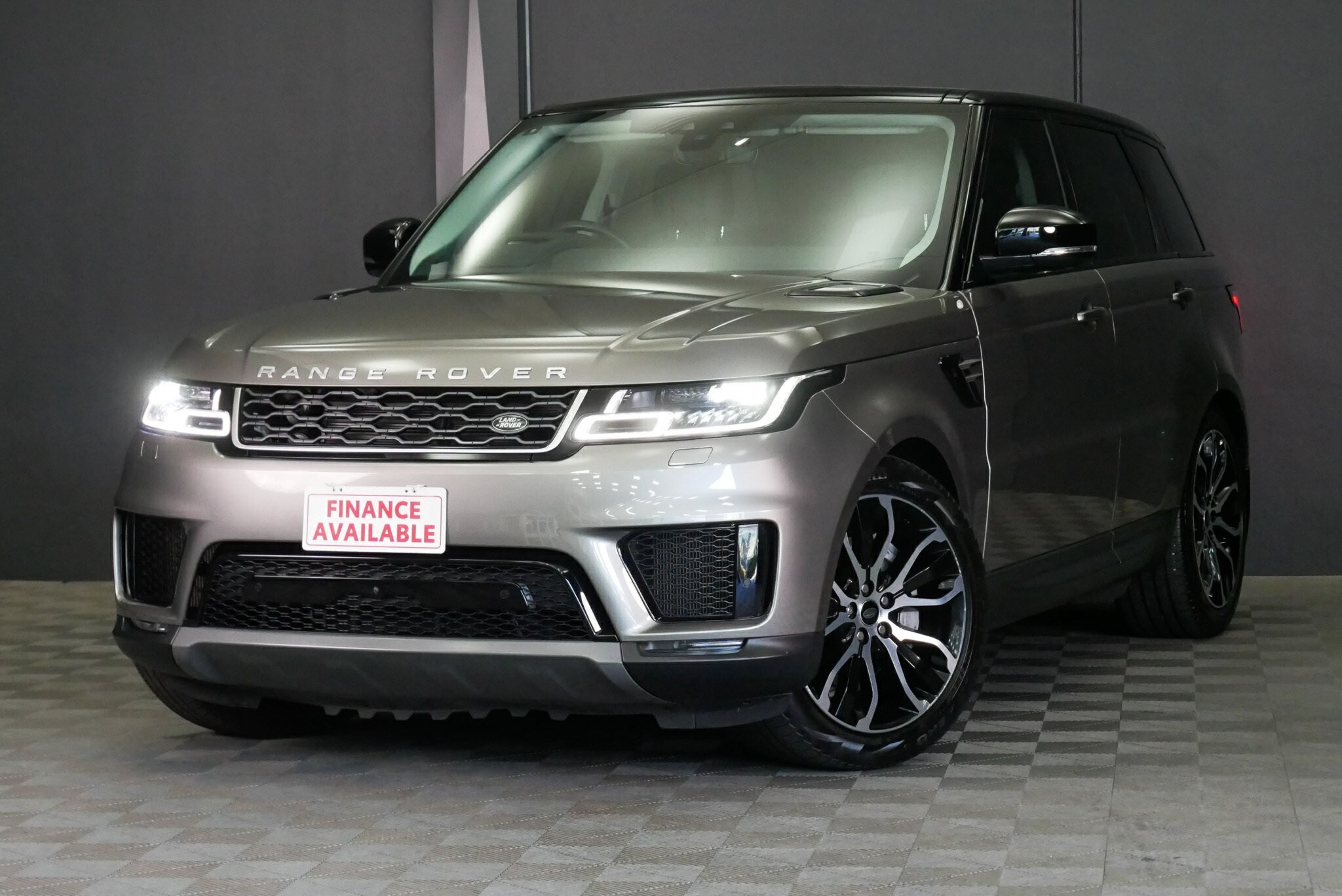 Land Rover Range Rover Sport image 3