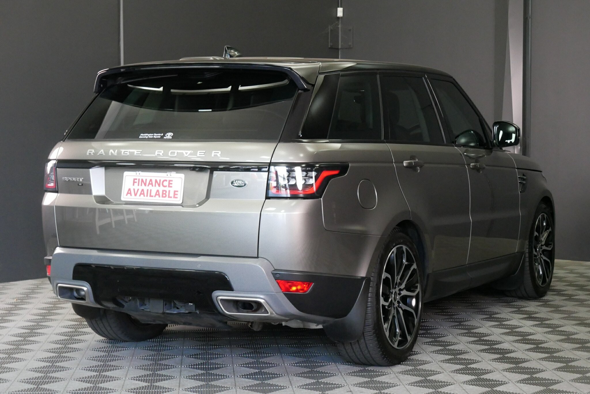 Land Rover Range Rover Sport image 4