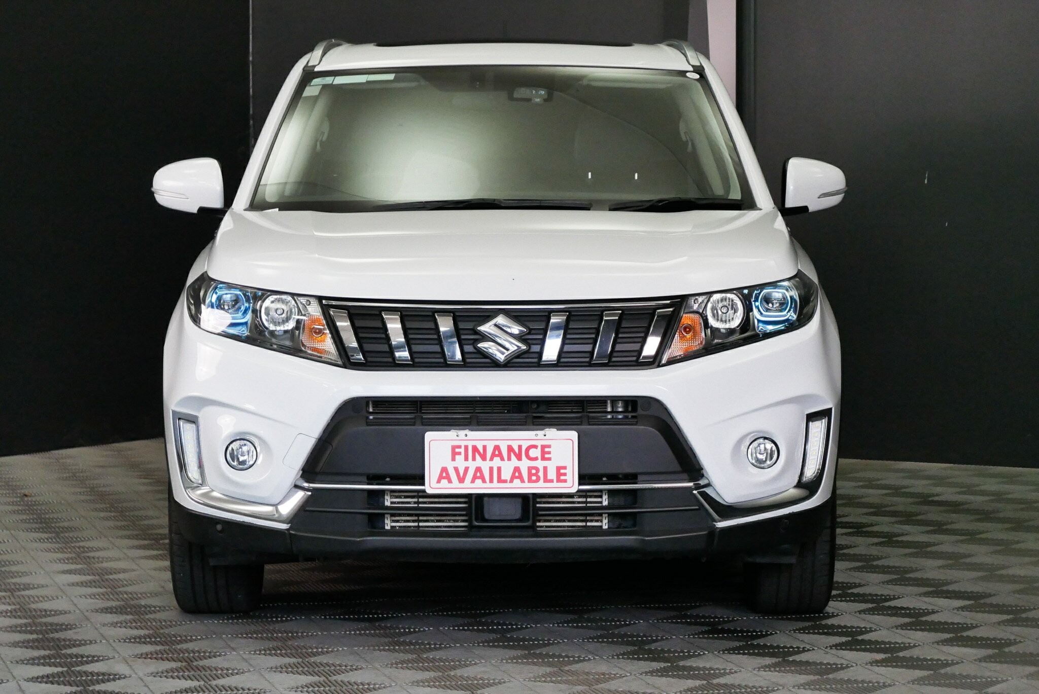 Suzuki Vitara image 2