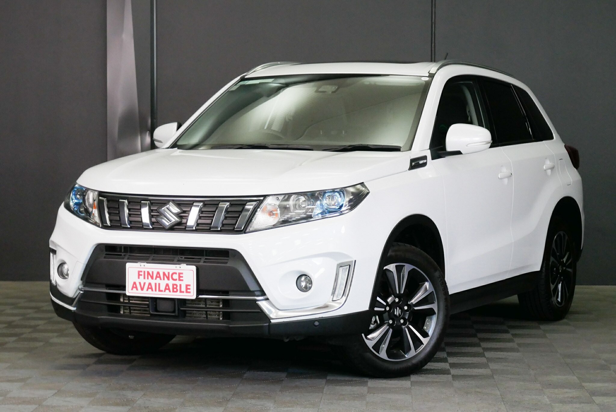 Suzuki Vitara image 3