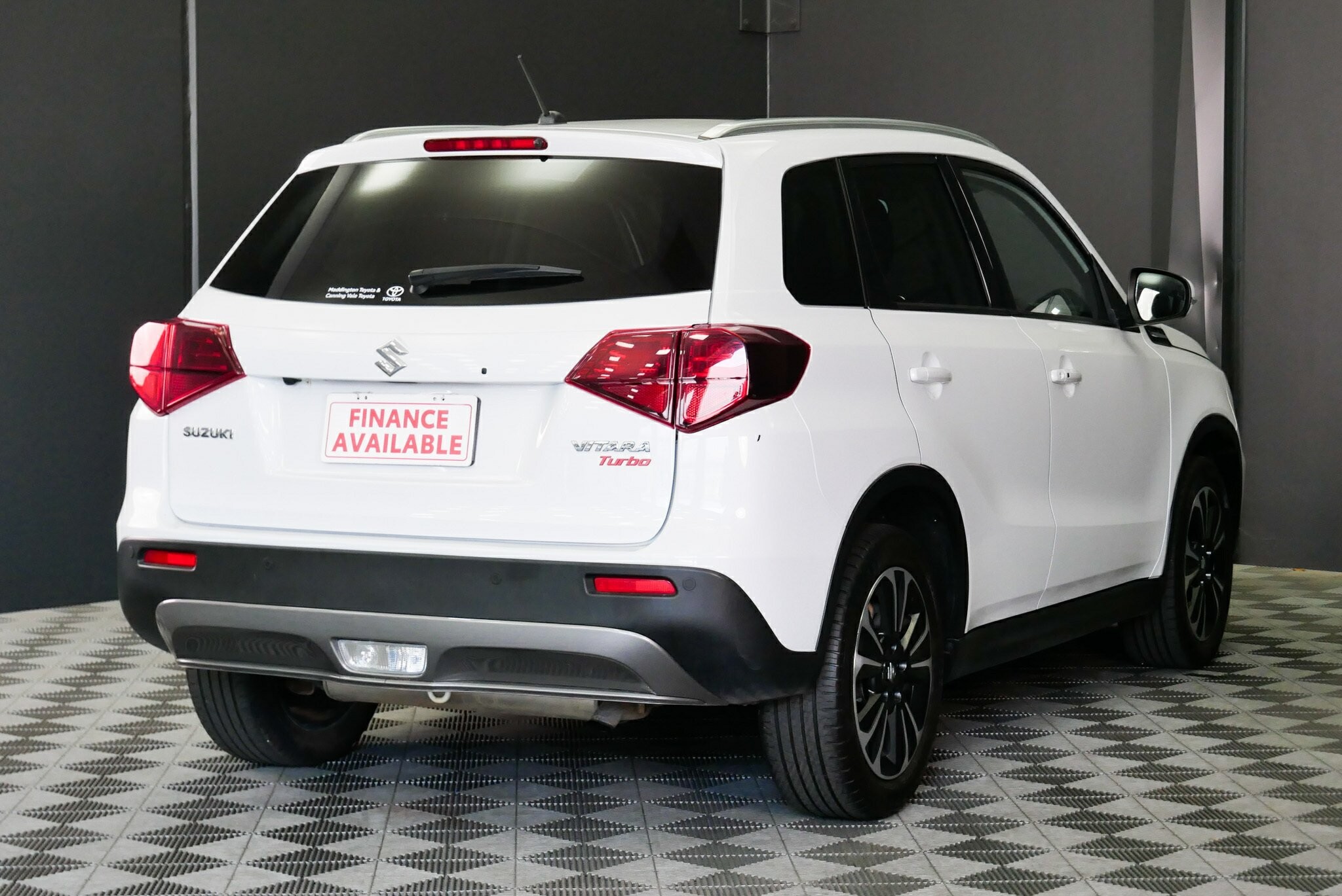 Suzuki Vitara image 4